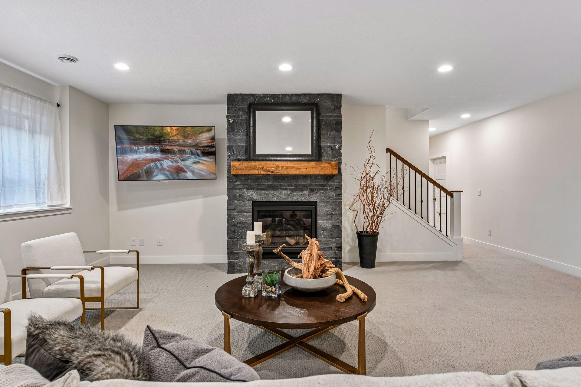 8182 Waterset Circle