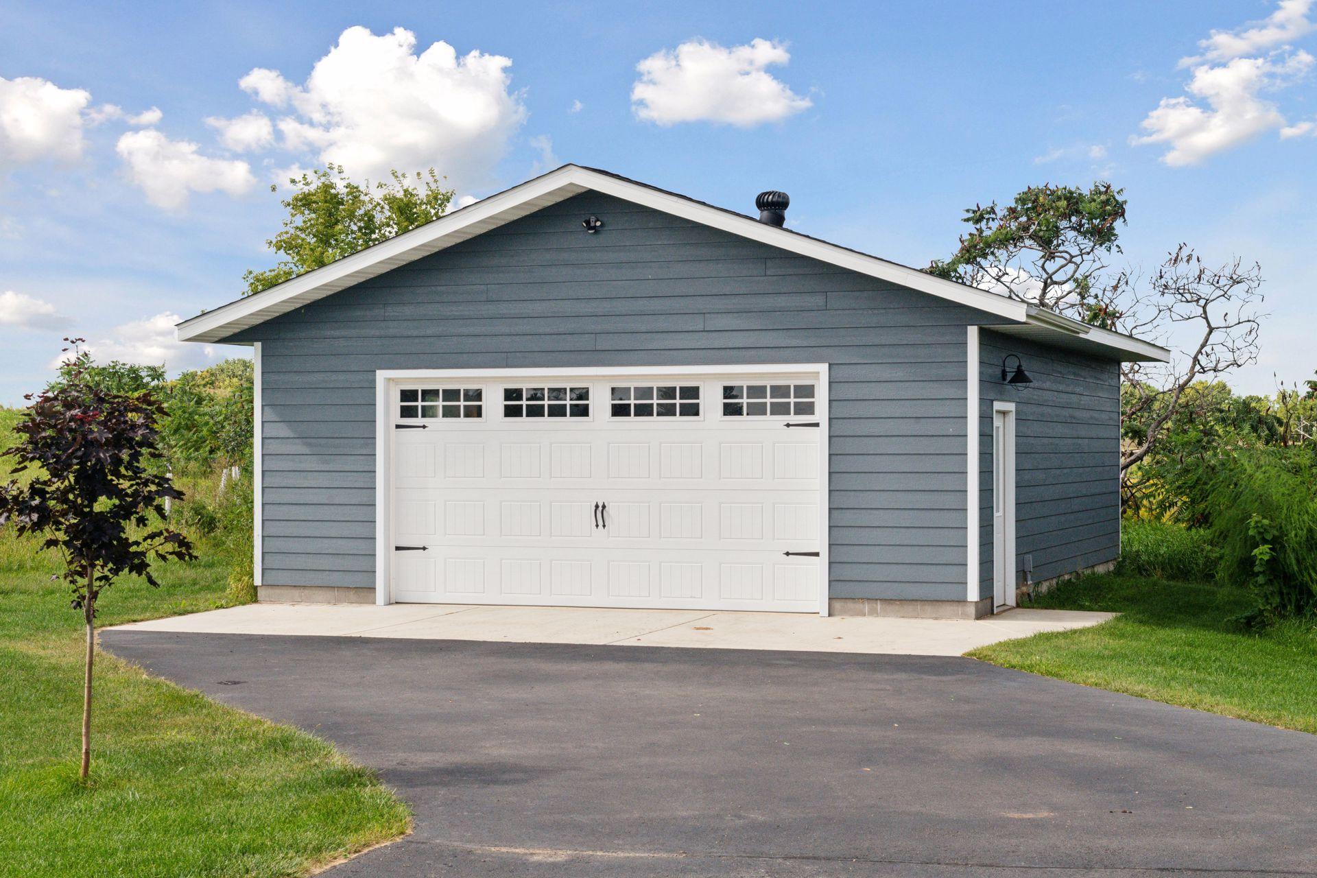 8182 Waterset Circle