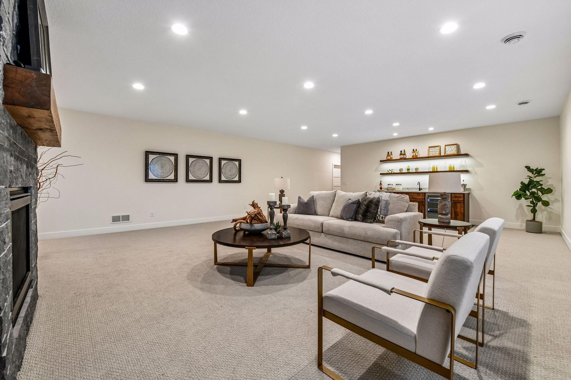 8182 Waterset Circle