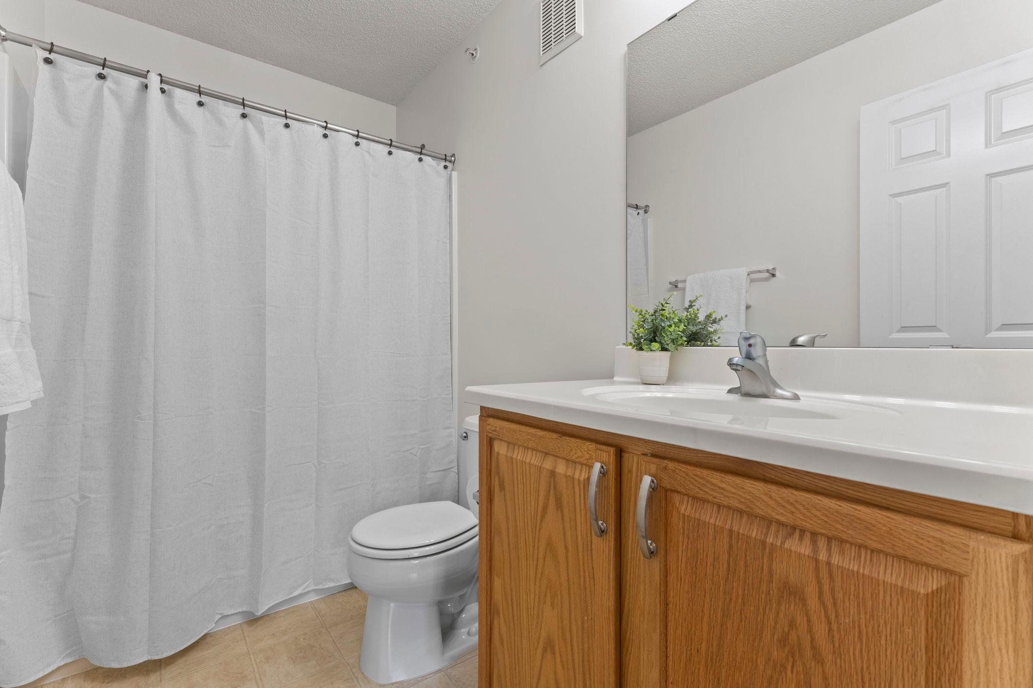 2423 NE 121 Circle NE Unit: F