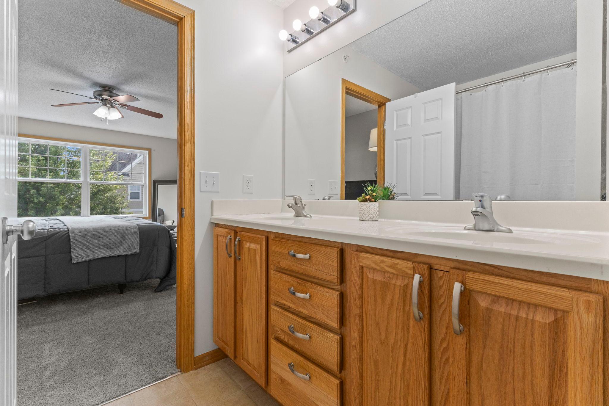 2423 NE 121 Circle NE Unit: F