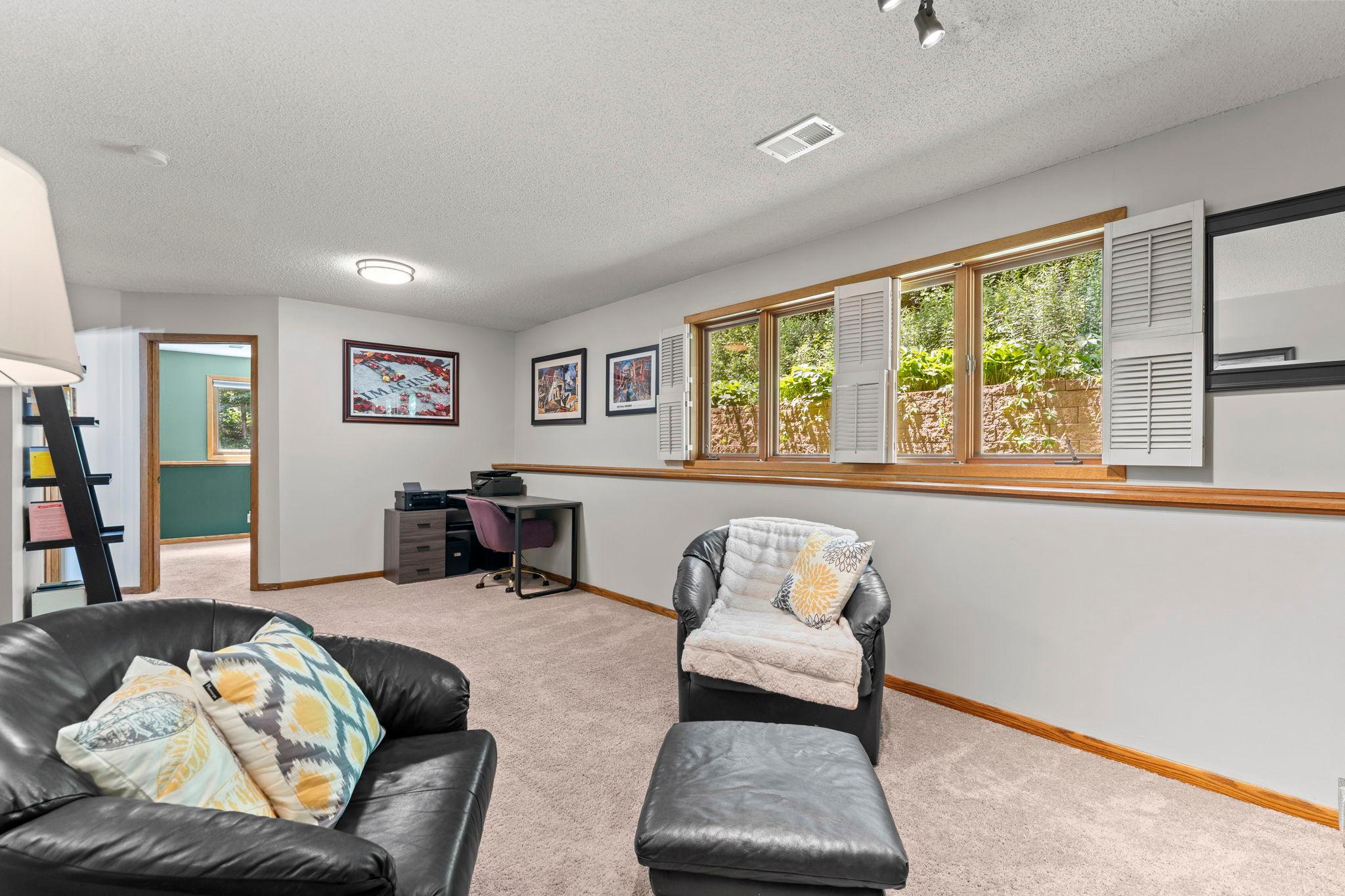 12 Oak Shore Drive