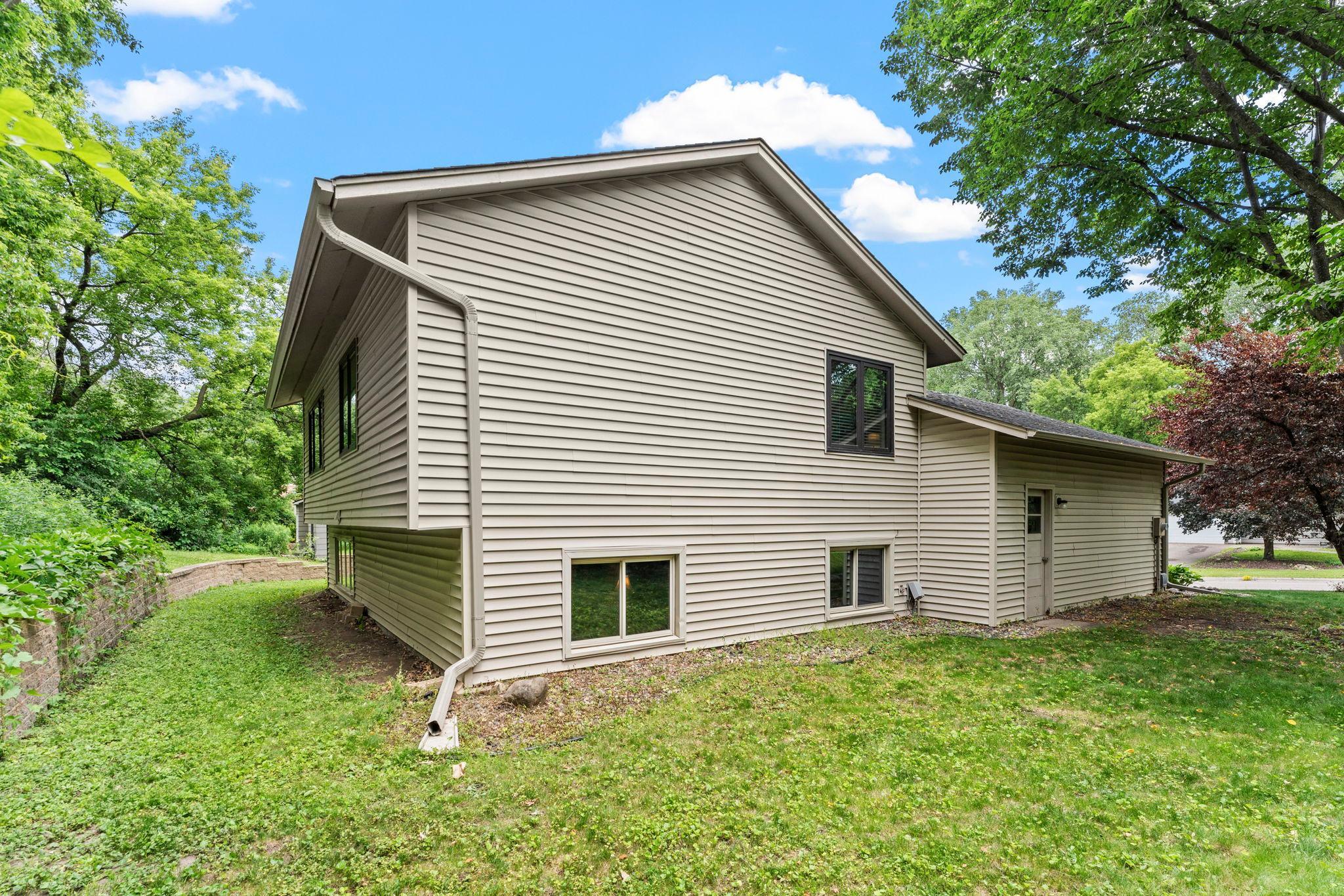 12 Oak Shore Drive