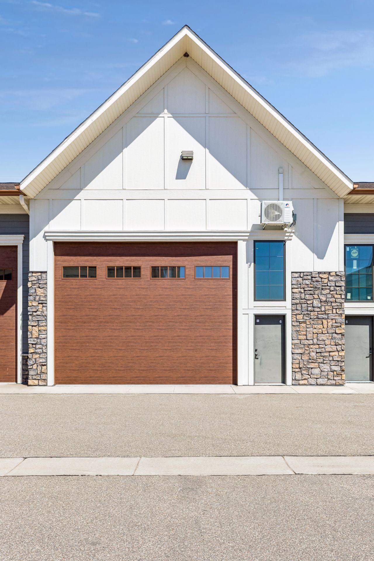 3640 Arrowhead Drive