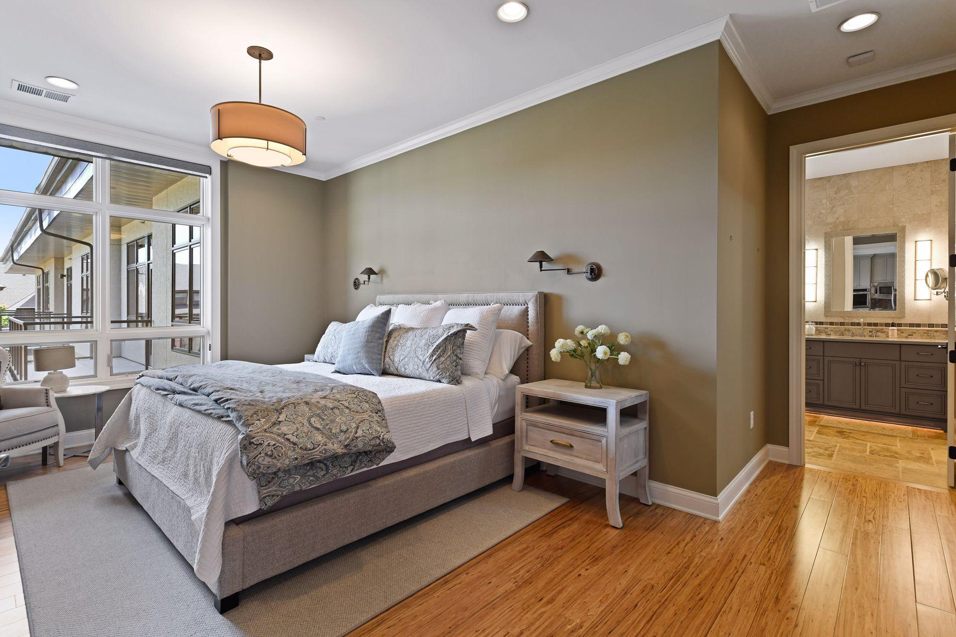 875 Lake Street N Unit: 413