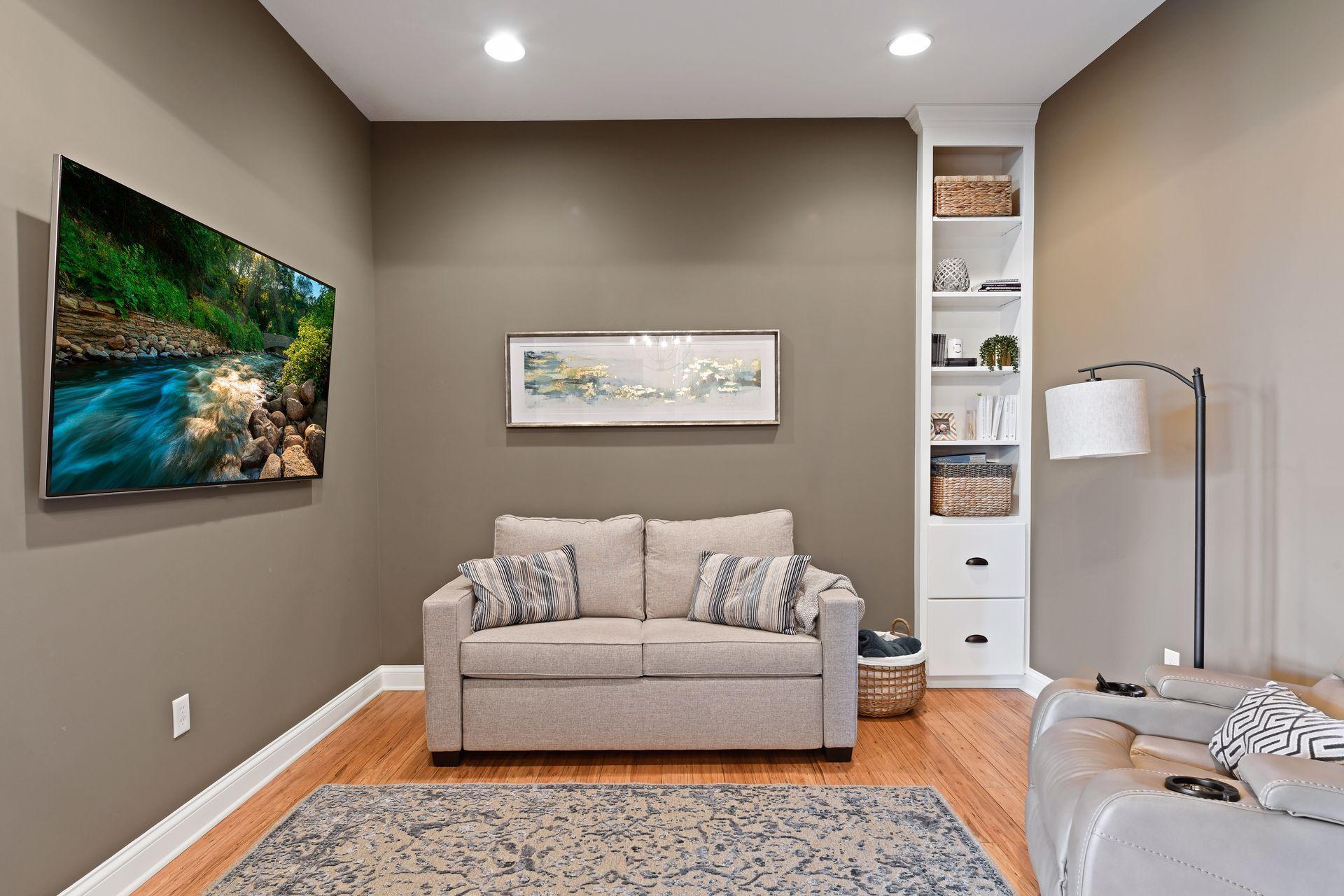 875 Lake Street N Unit: 413