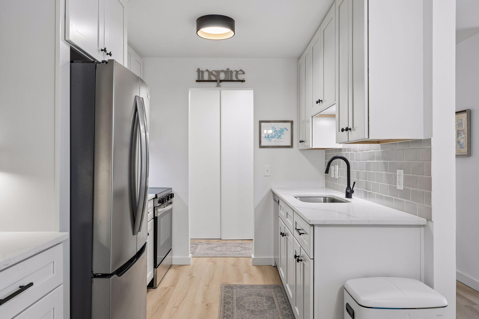 215 Barry Avenue S Unit: 218