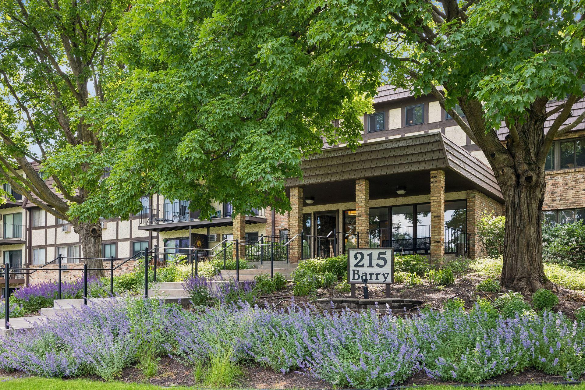 215 Barry Avenue S Unit: 218