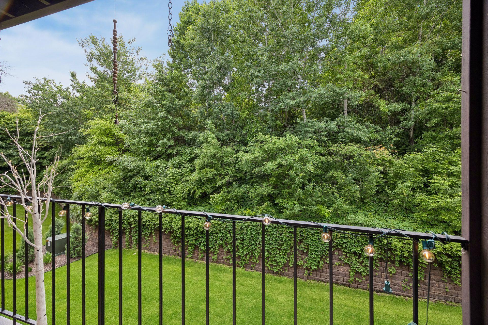 215 Barry Avenue S Unit: 218