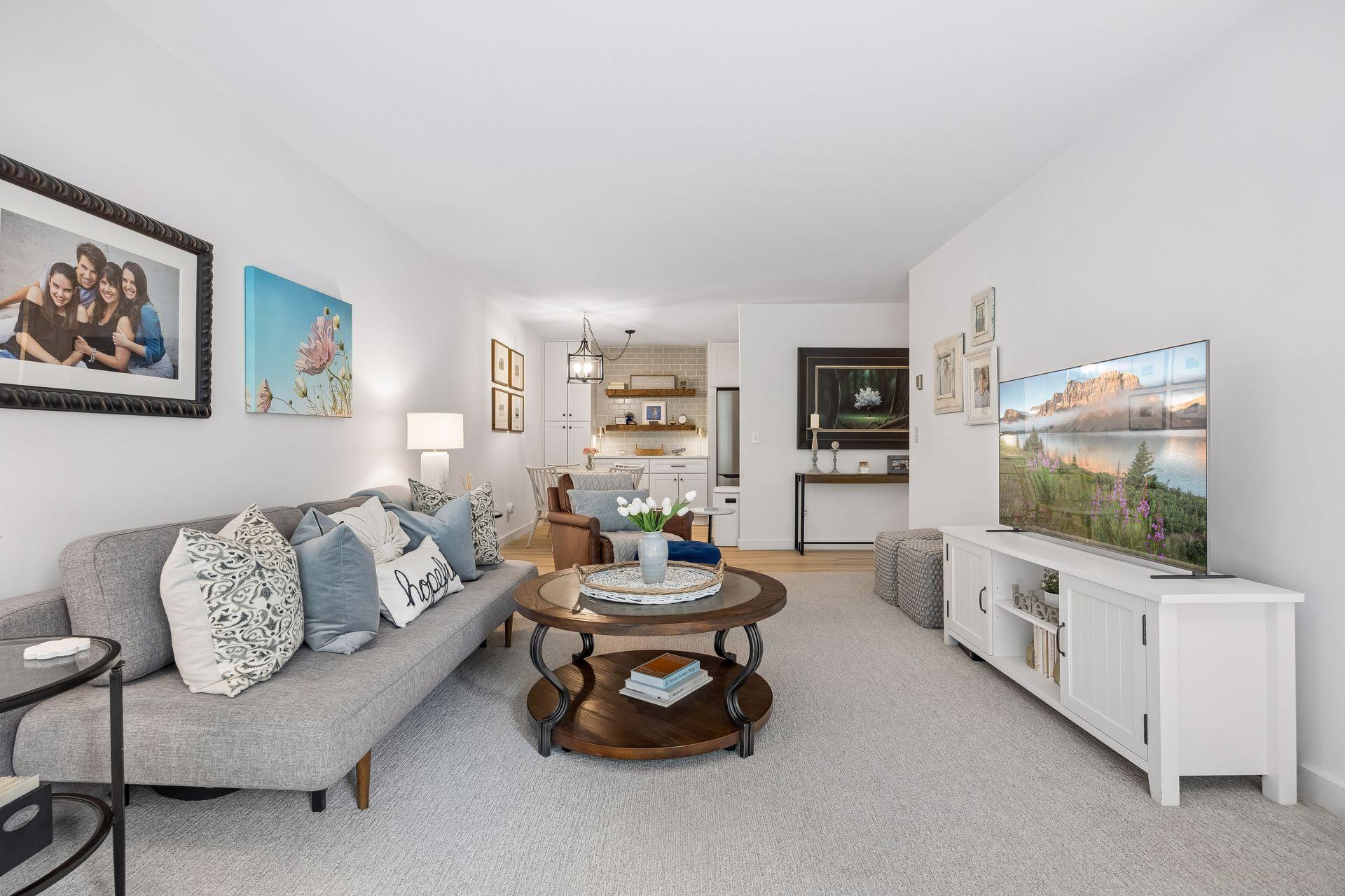 215 Barry Avenue S Unit: 218