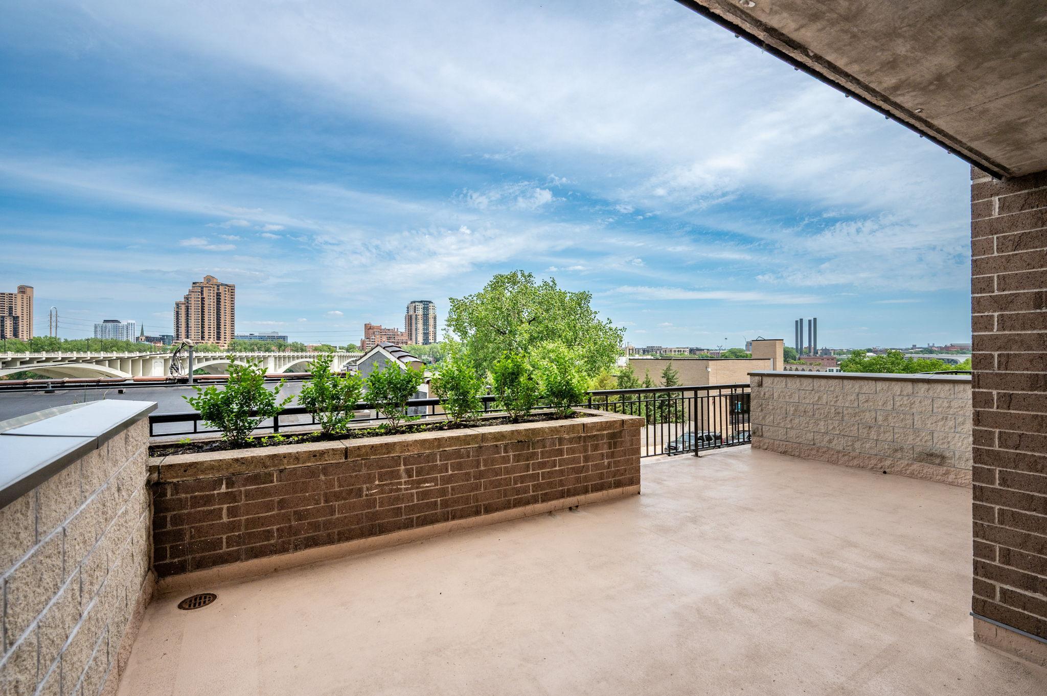 401 1ST Street S Unit: 117