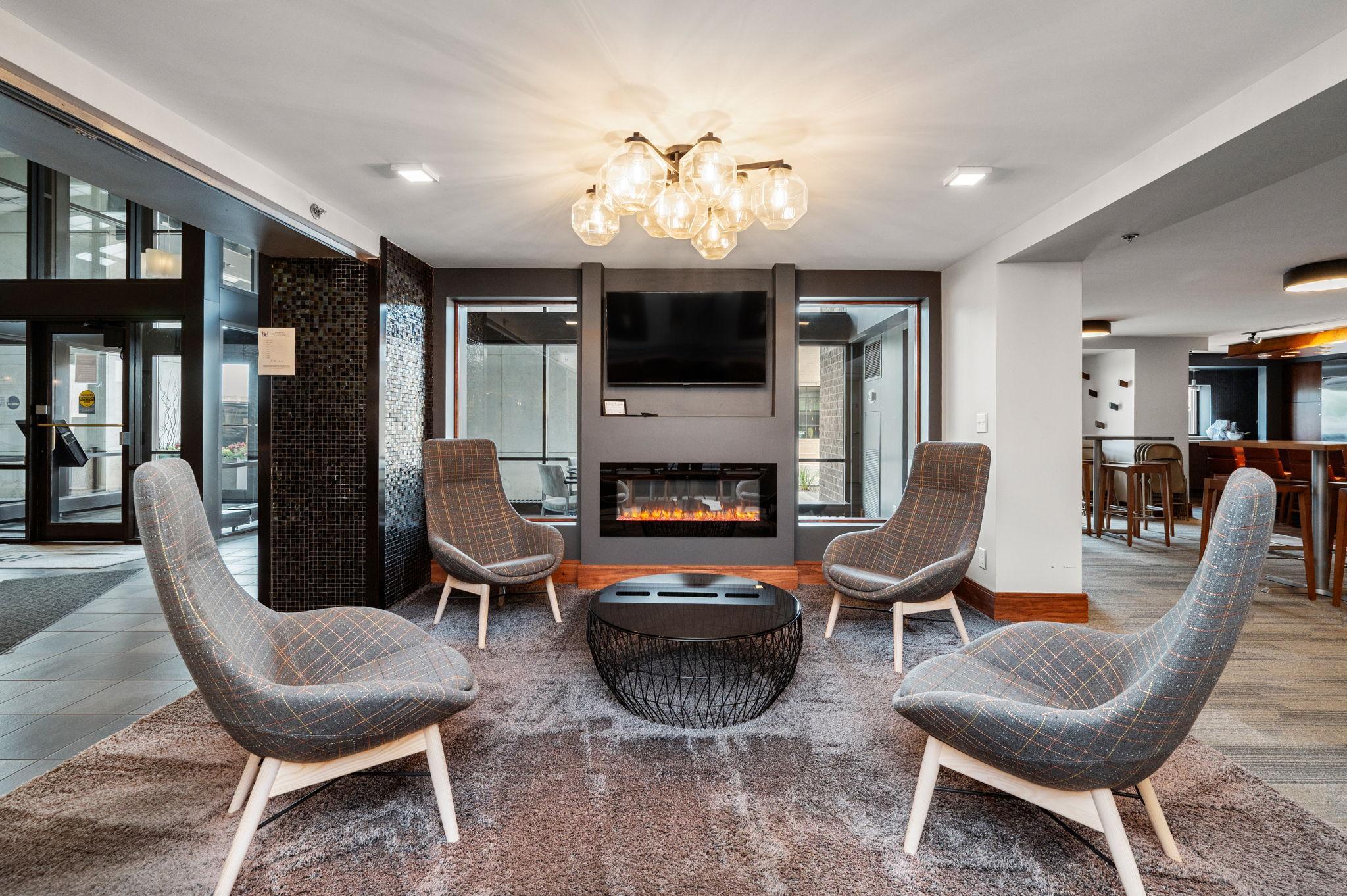 401 1ST Street S Unit: 117