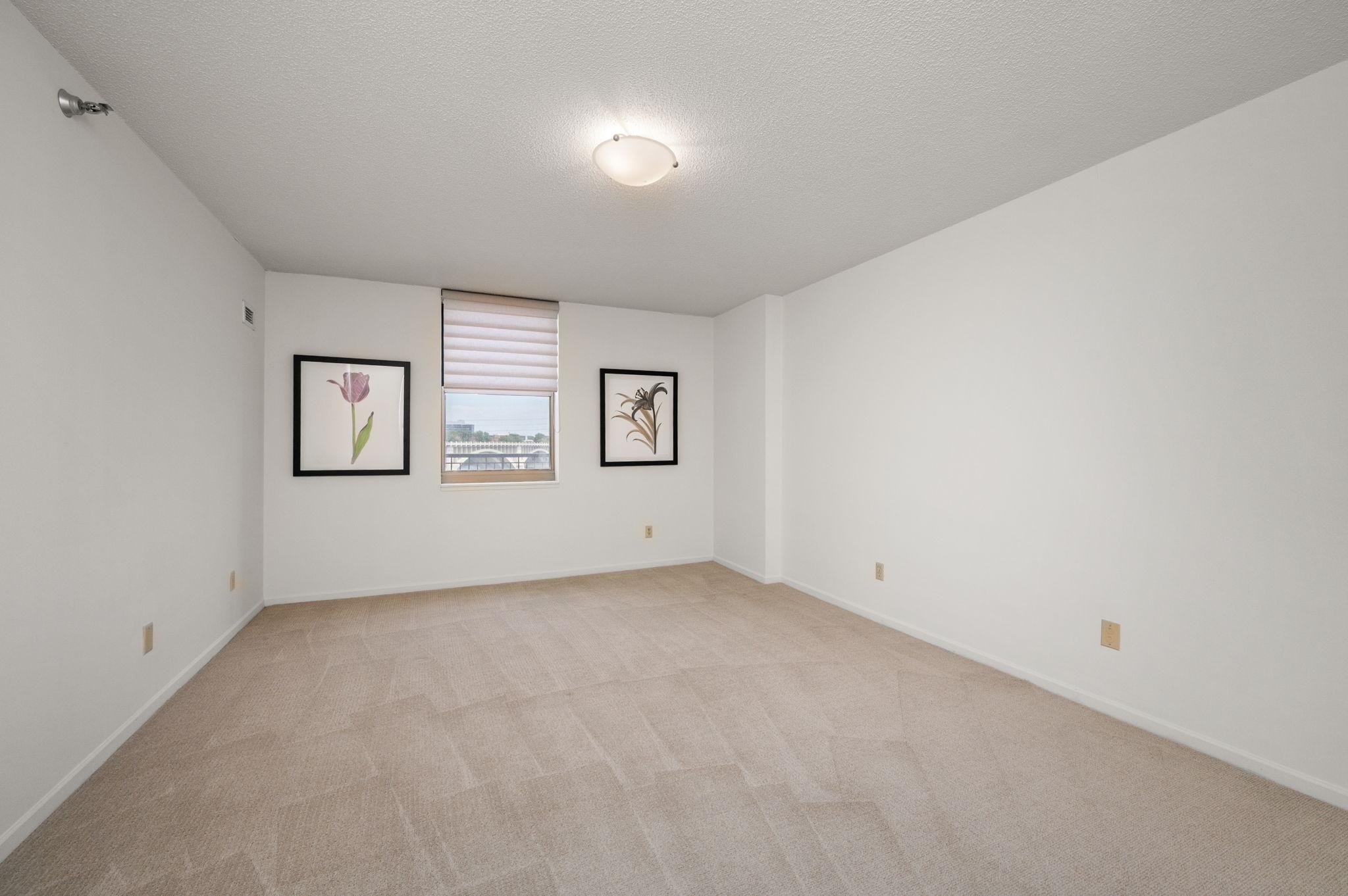 401 1ST Street S Unit: 117