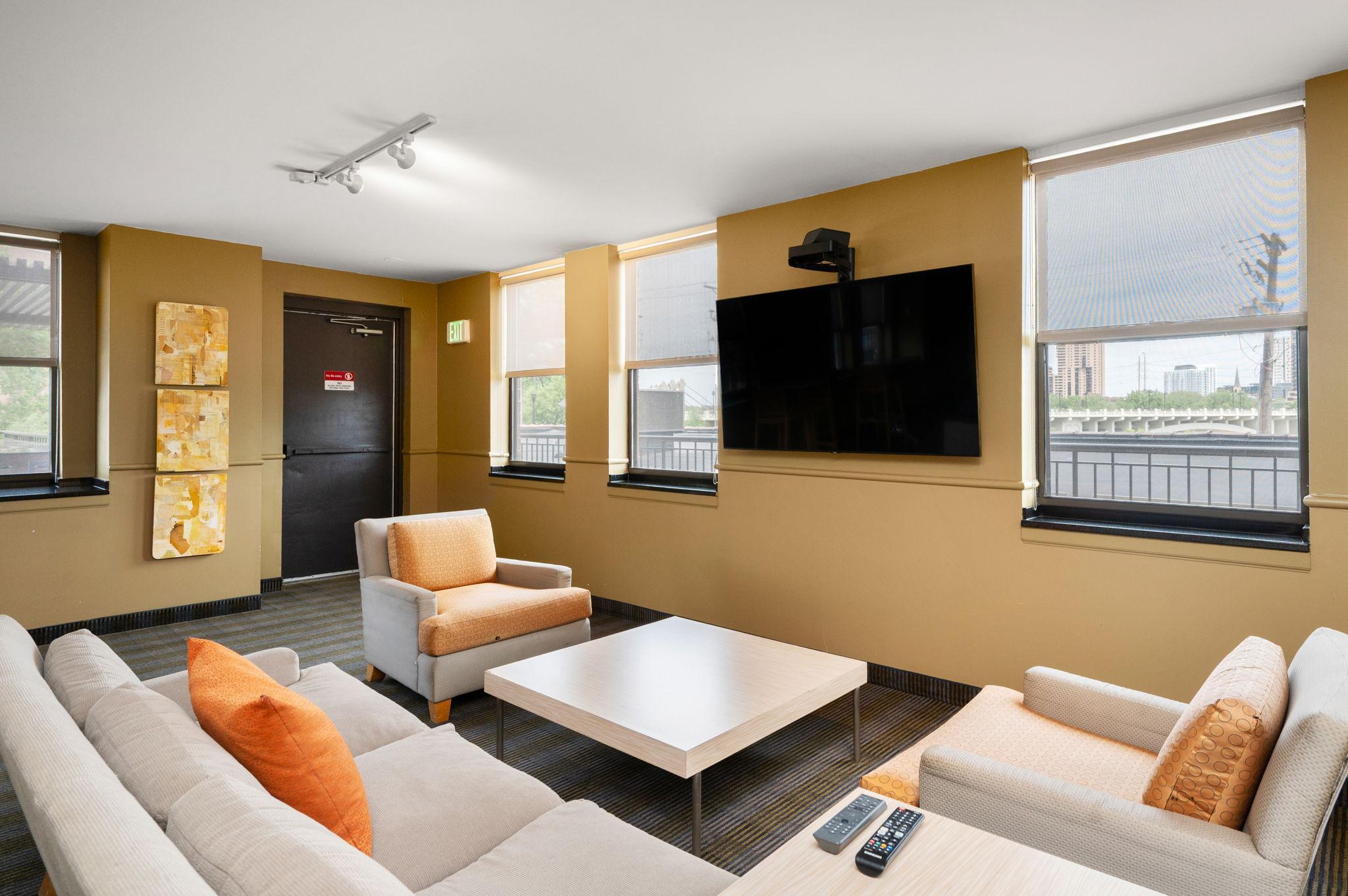 401 1ST Street S Unit: 117