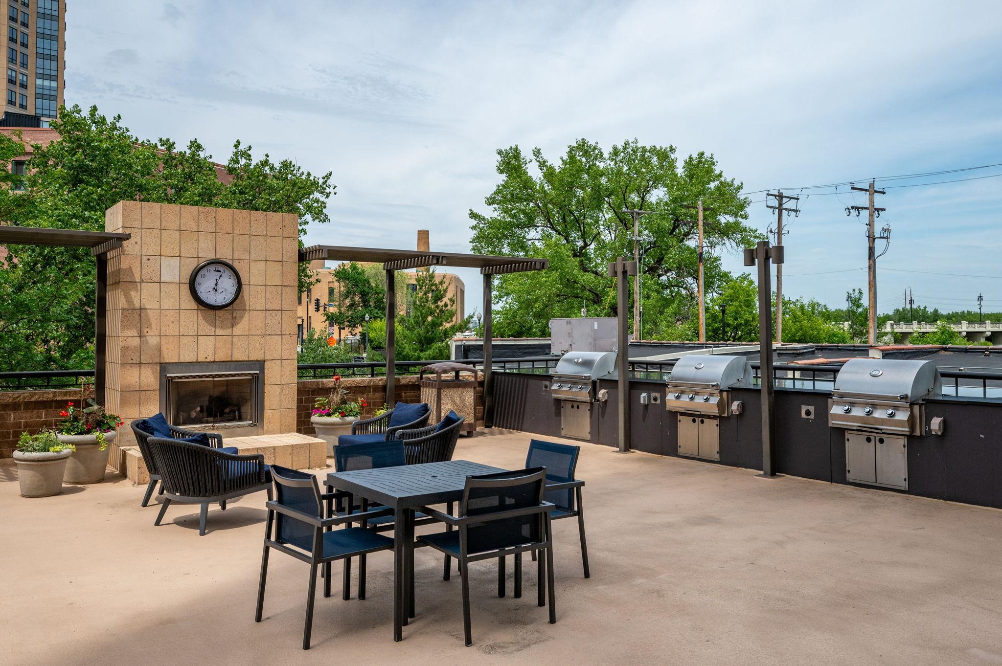 401 1ST Street S Unit: 117