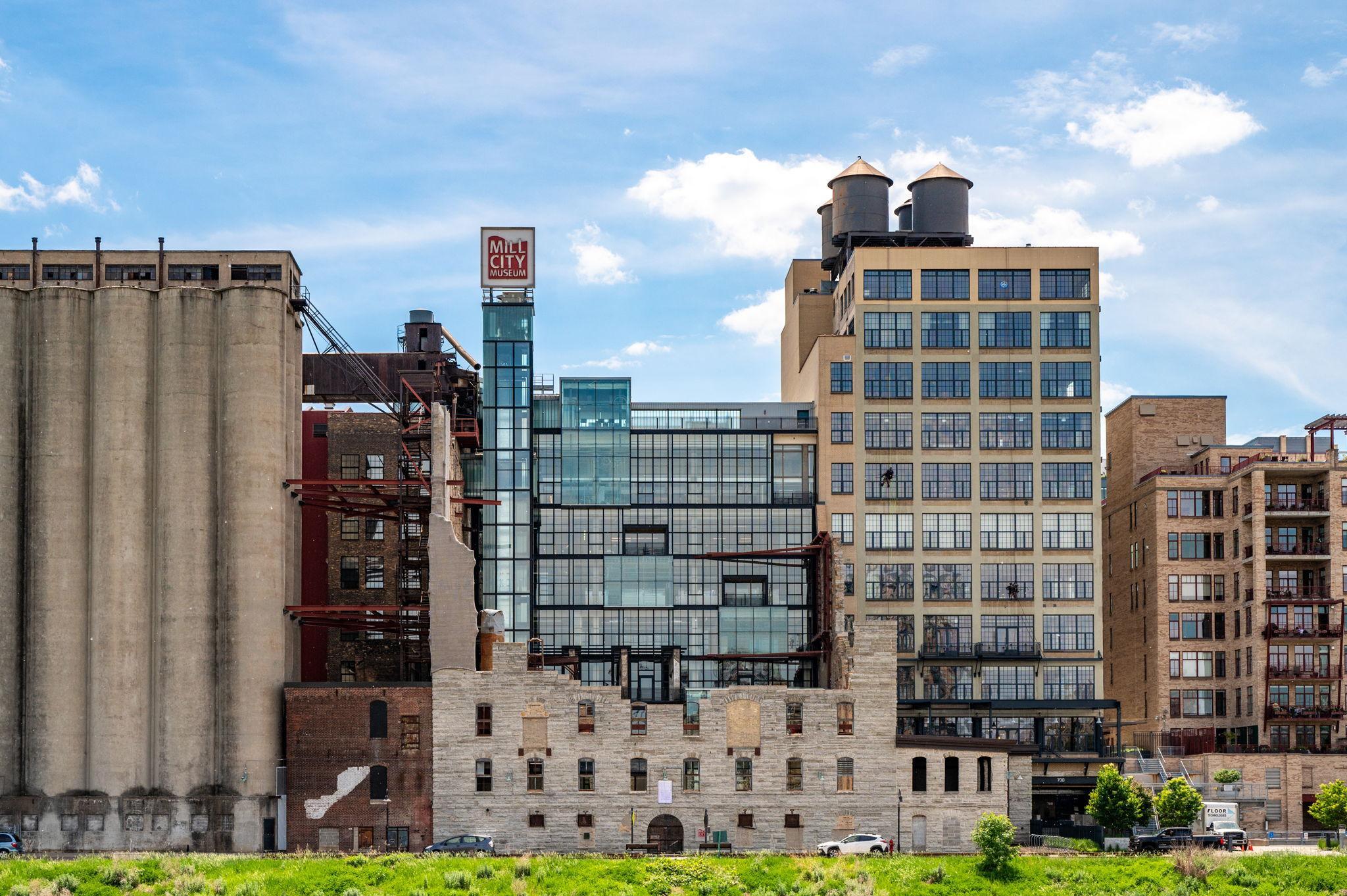 401 1ST Street S Unit: 117