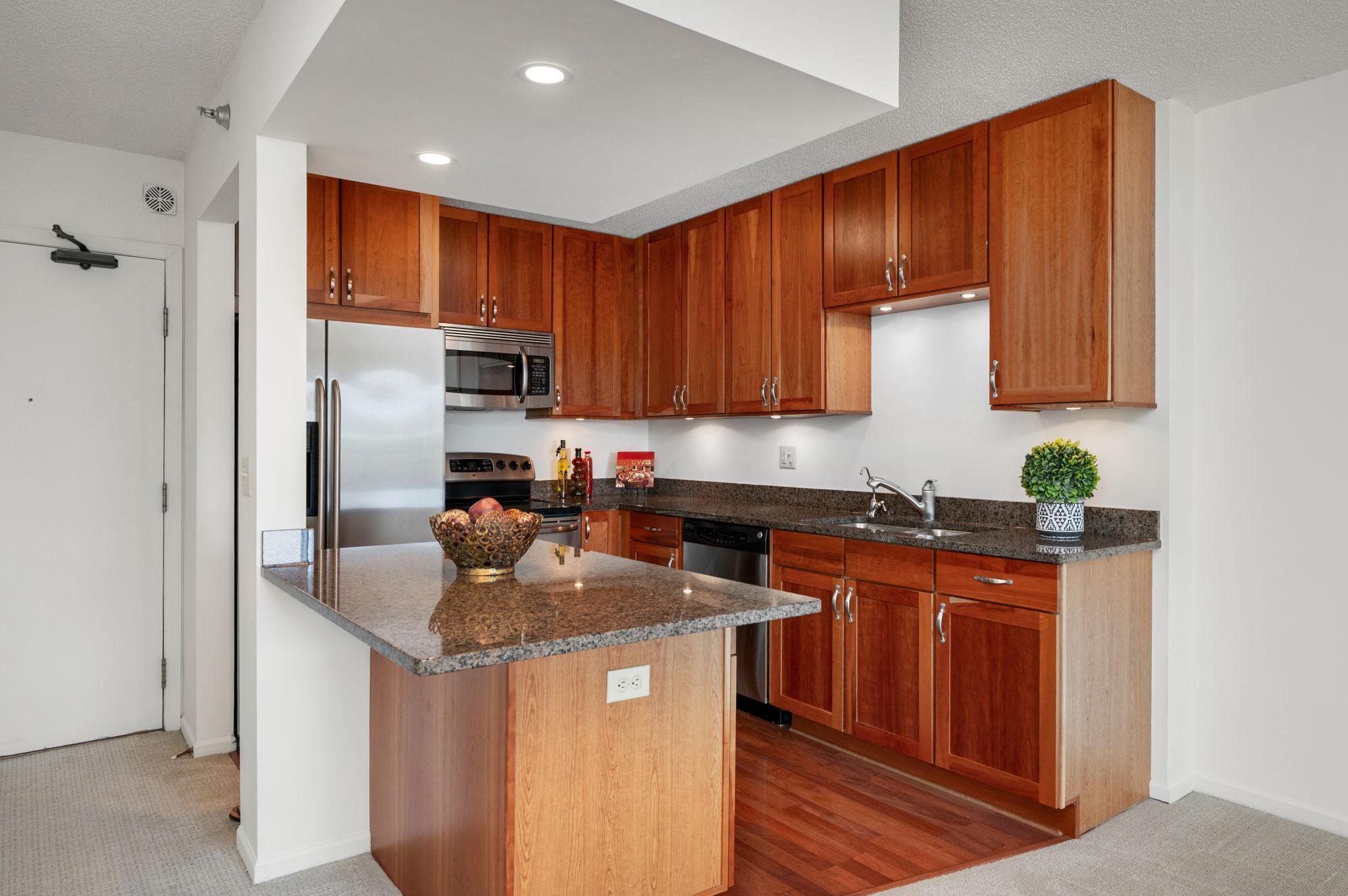 401 1ST Street S Unit: 117