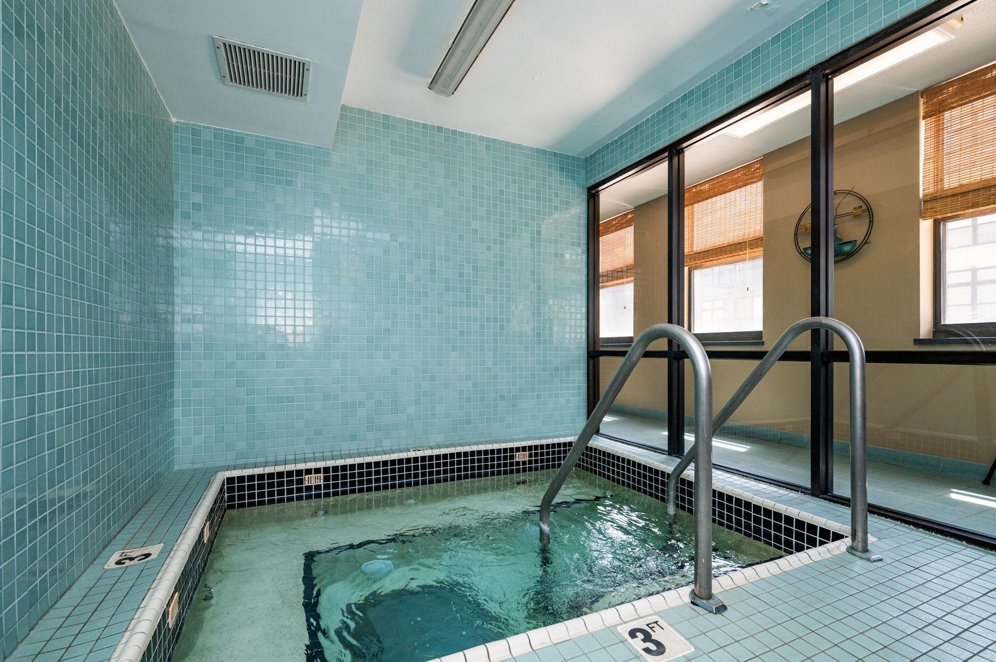 401 1ST Street S Unit: 117