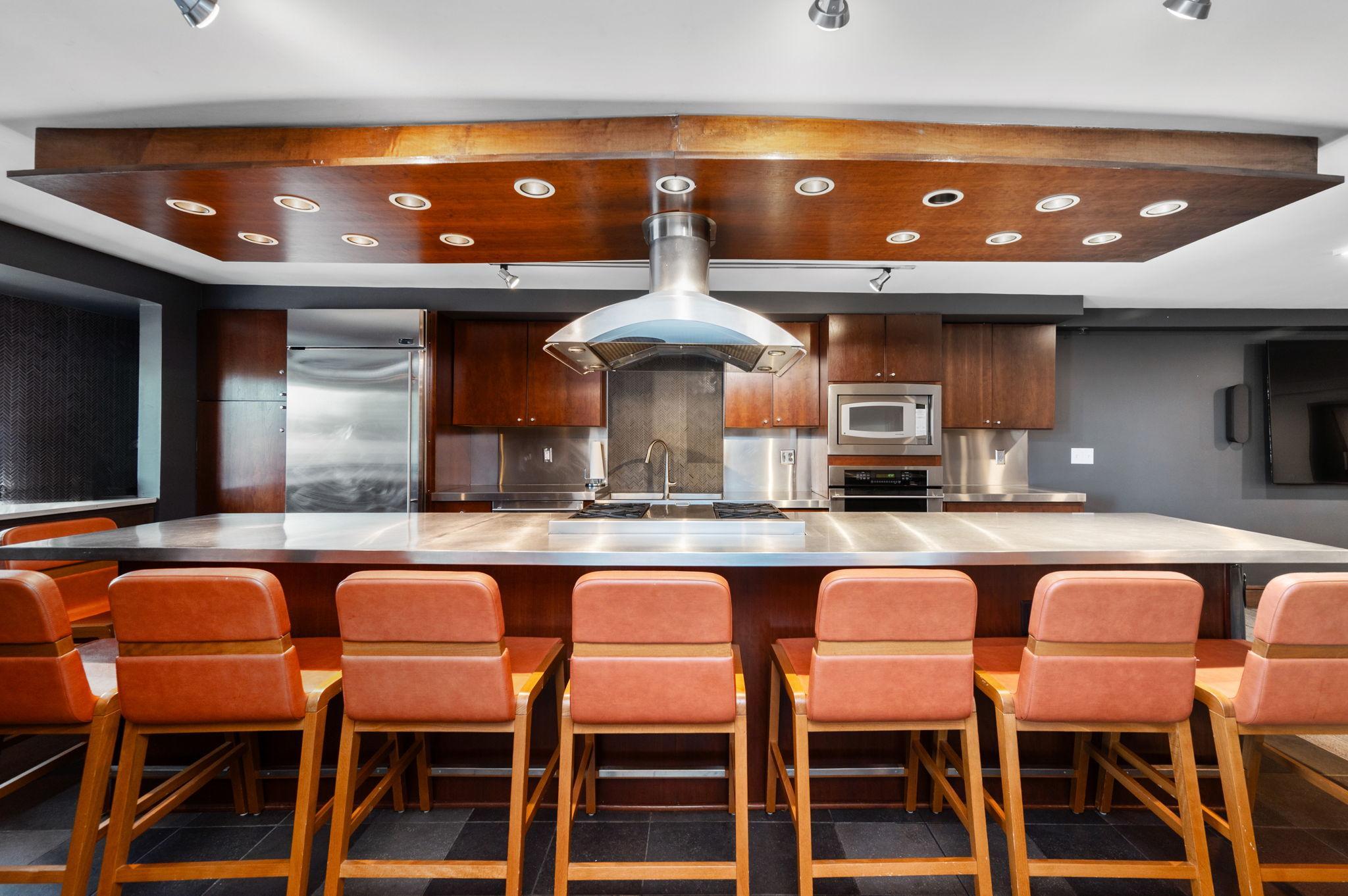 401 1ST Street S Unit: 117