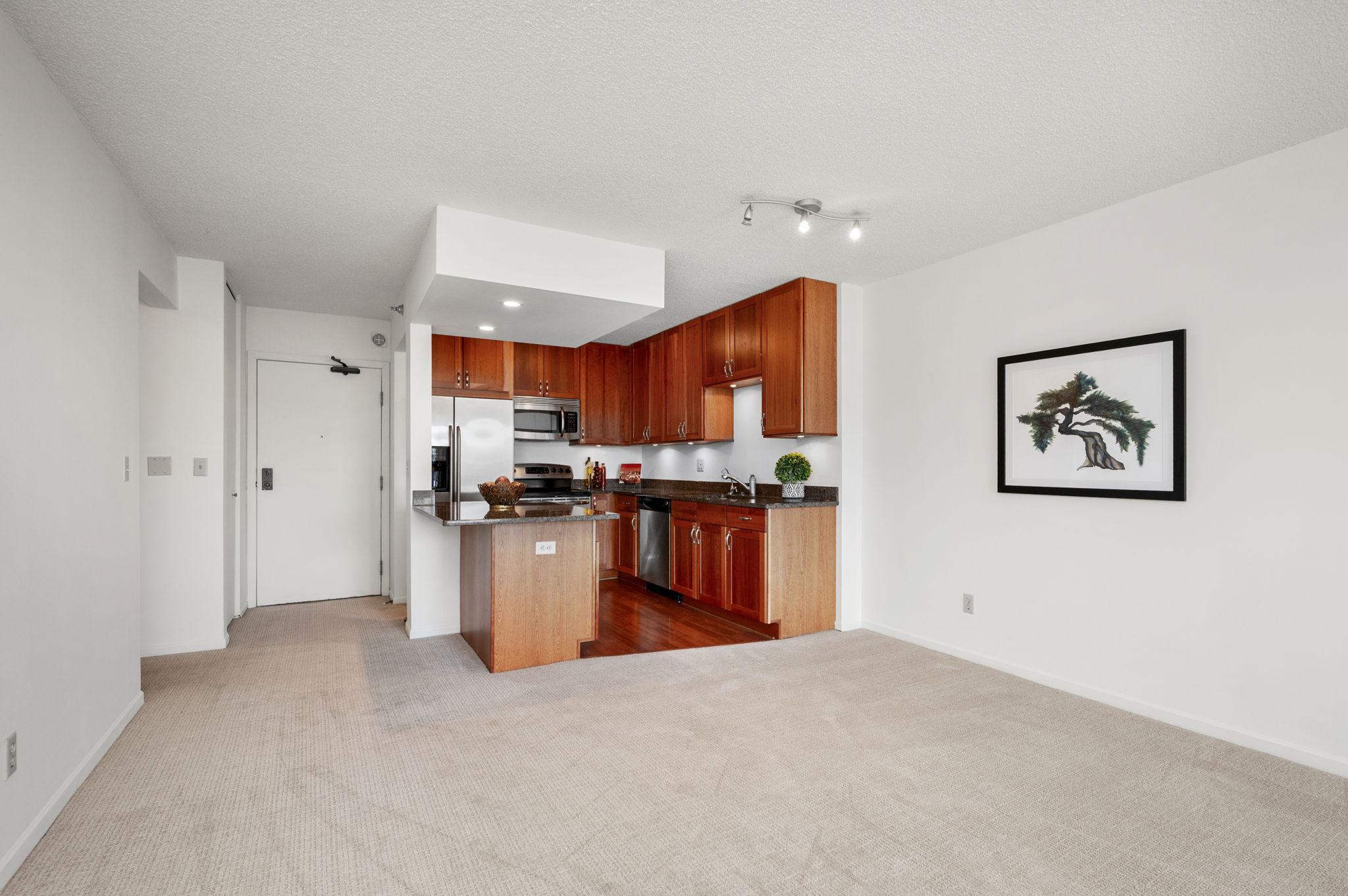 401 1ST Street S Unit: 117