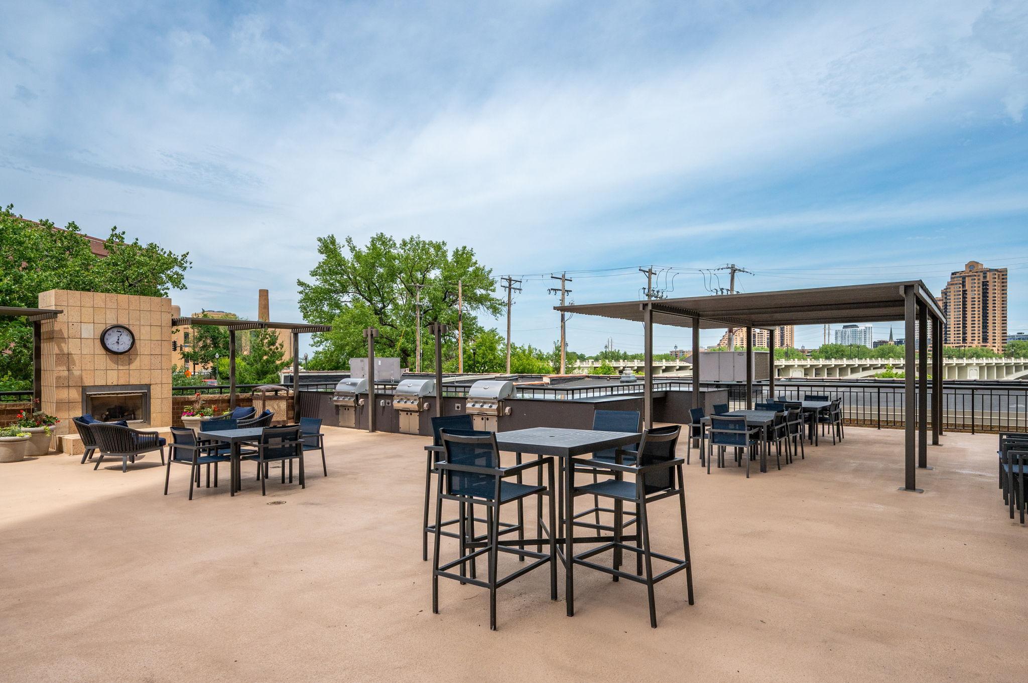 401 1ST Street S Unit: 117