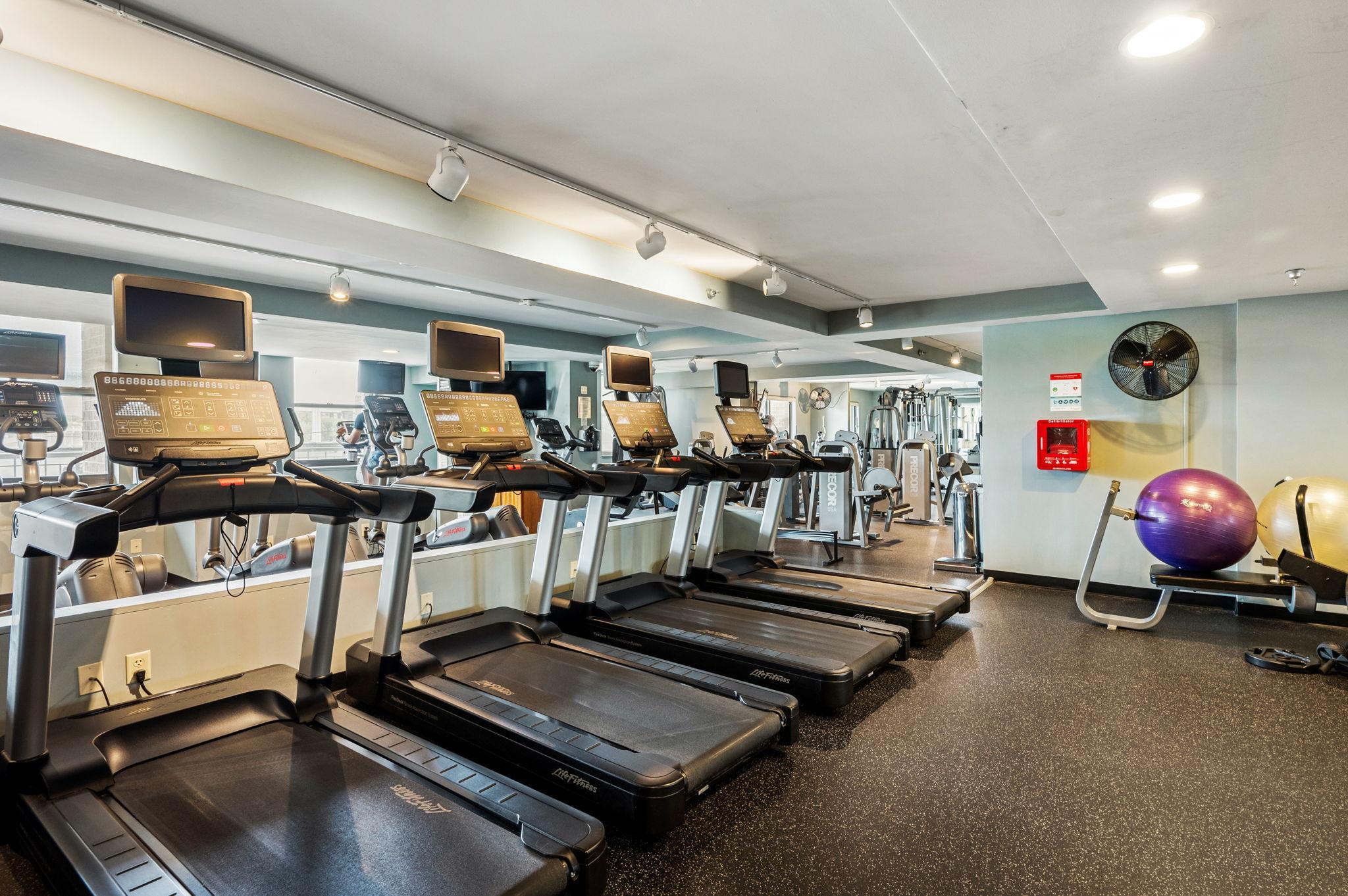 401 1ST Street S Unit: 117