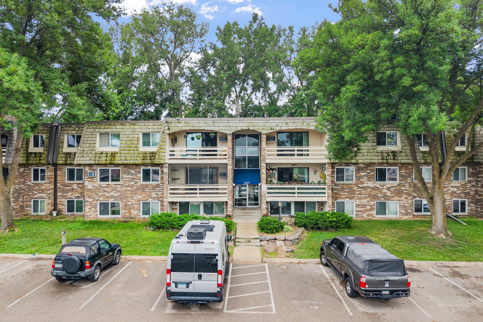 4407 Wilshire Boulevard Unit: 305