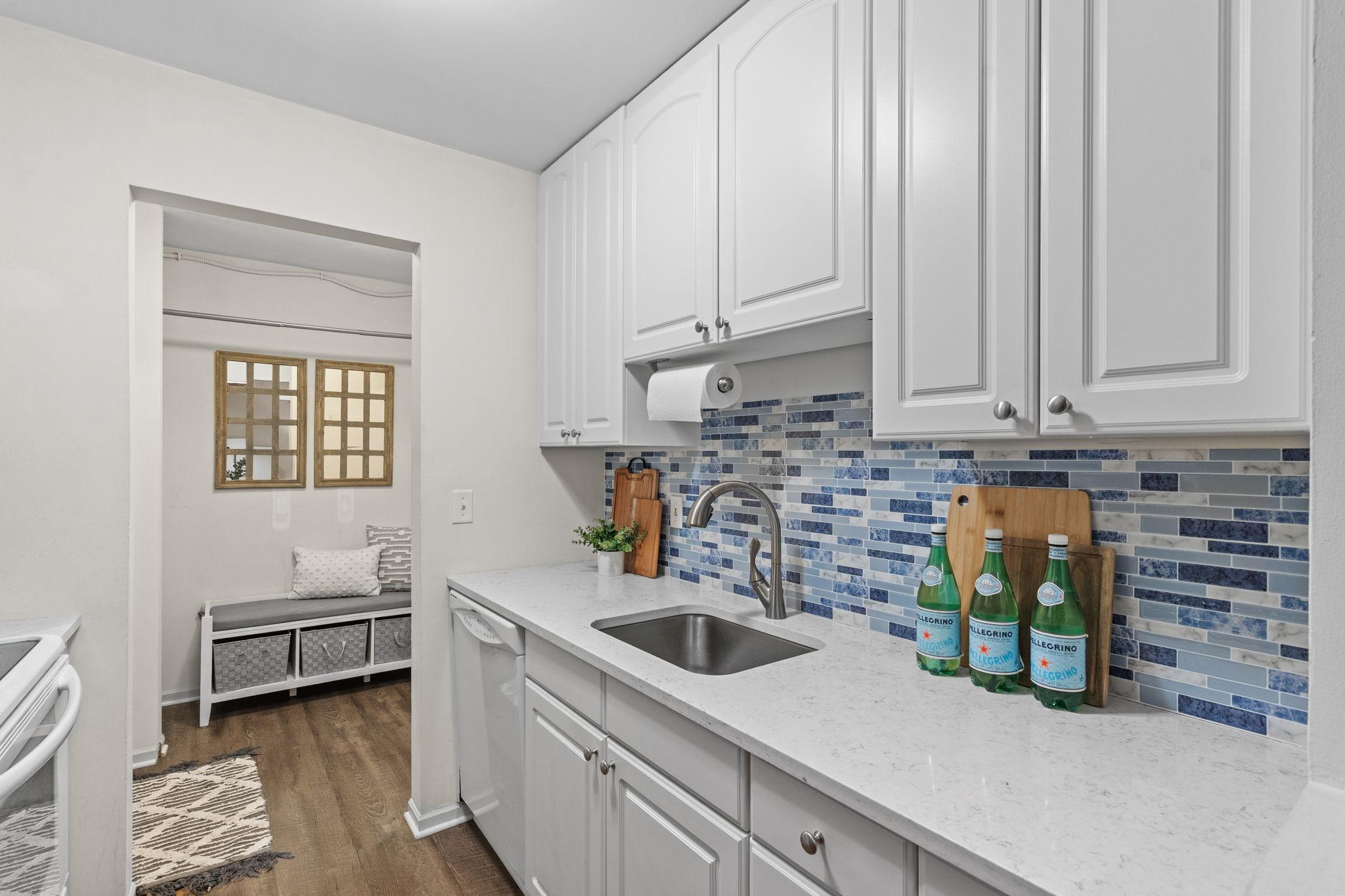 4407 Wilshire Boulevard Unit: 305