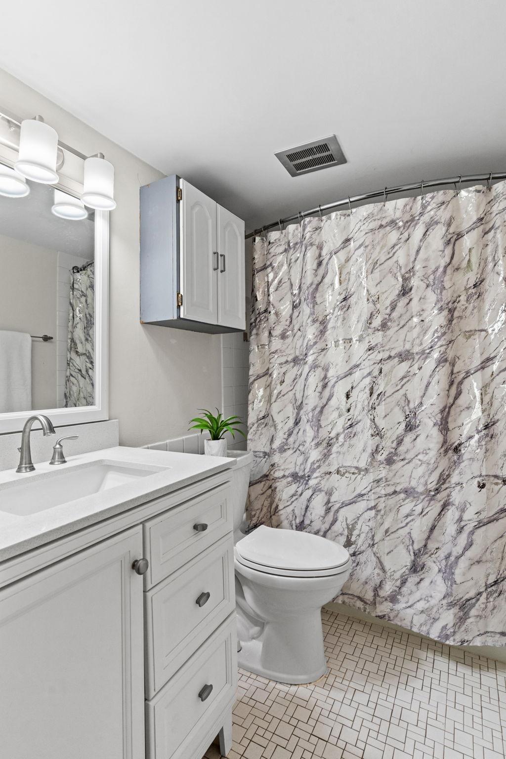 4407 Wilshire Boulevard Unit: 305