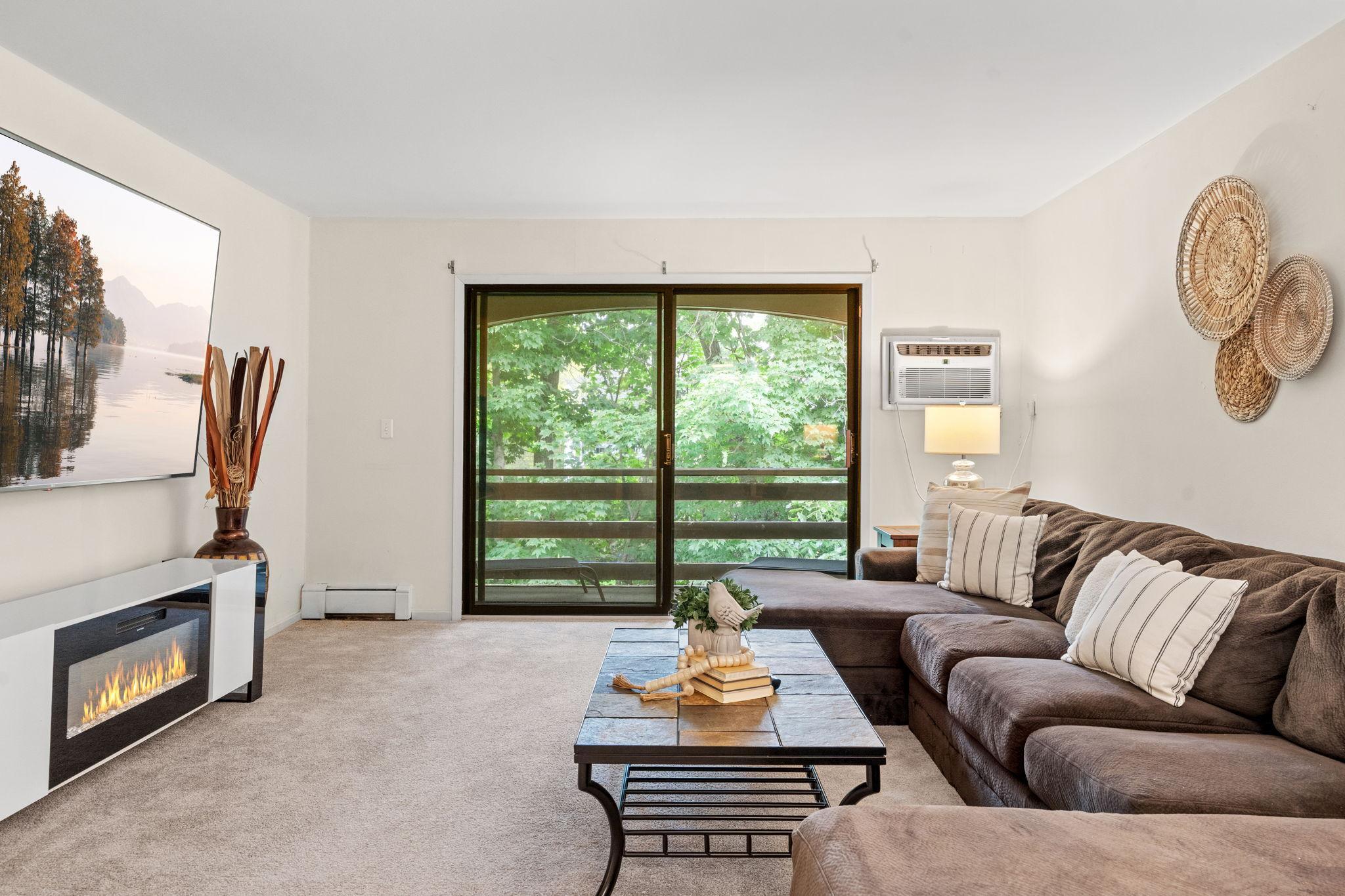 4407 Wilshire Boulevard Unit: 305