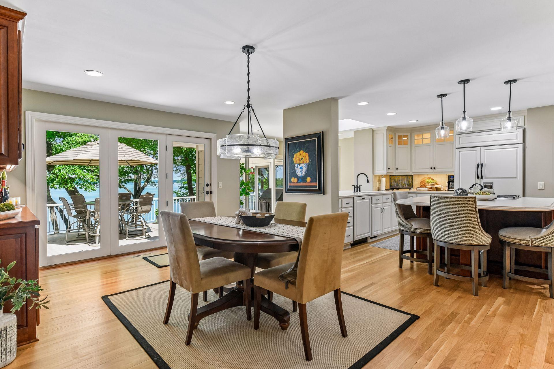 6306 Maple Ridge