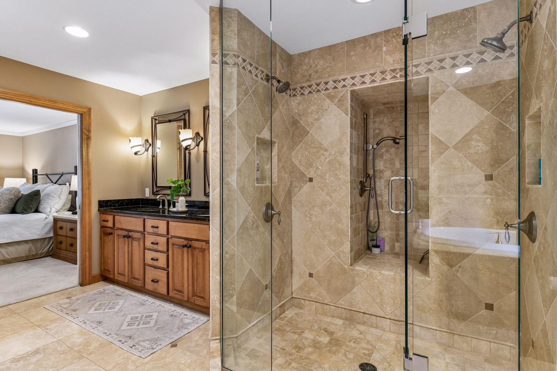 6306 Maple Ridge