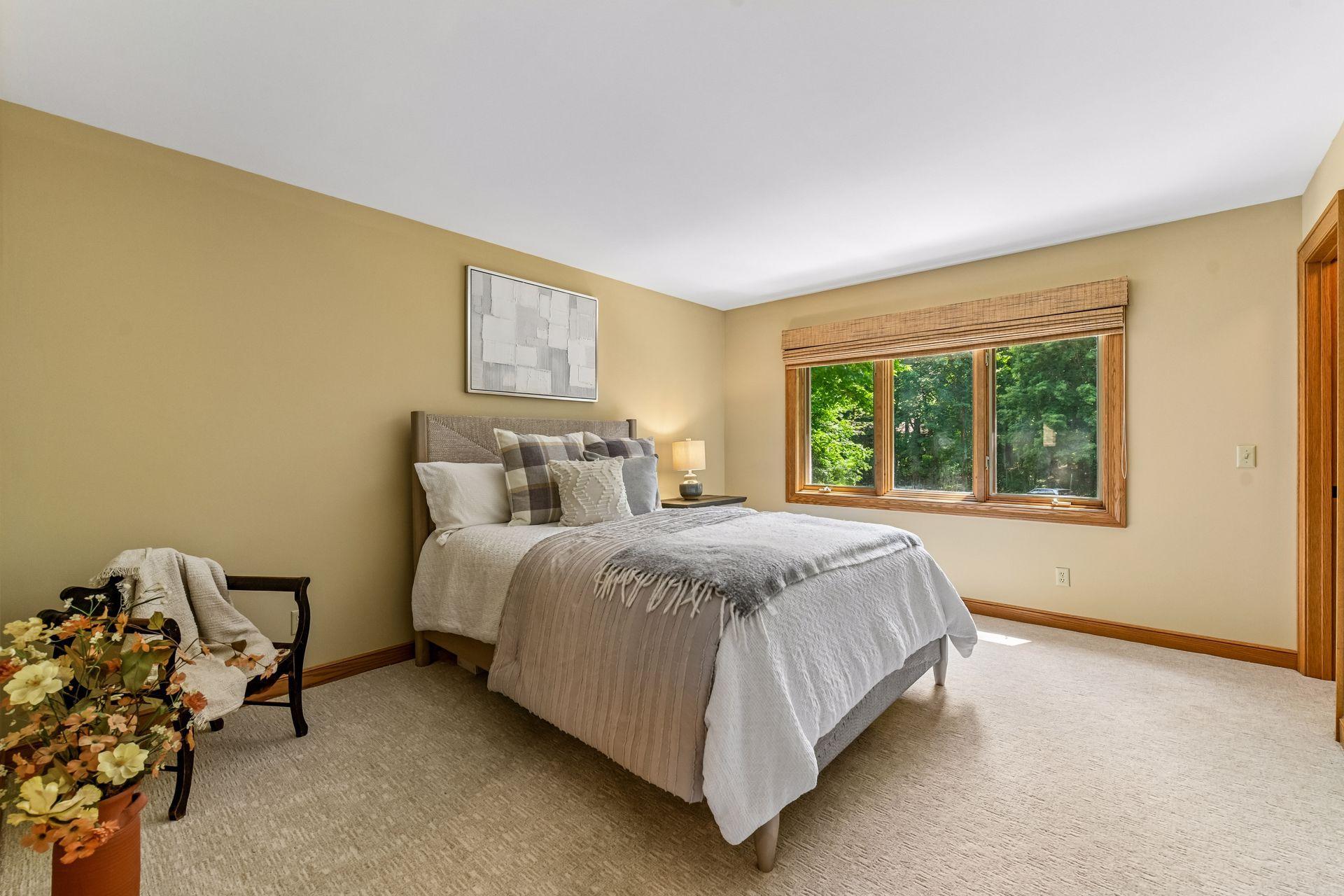 6306 Maple Ridge