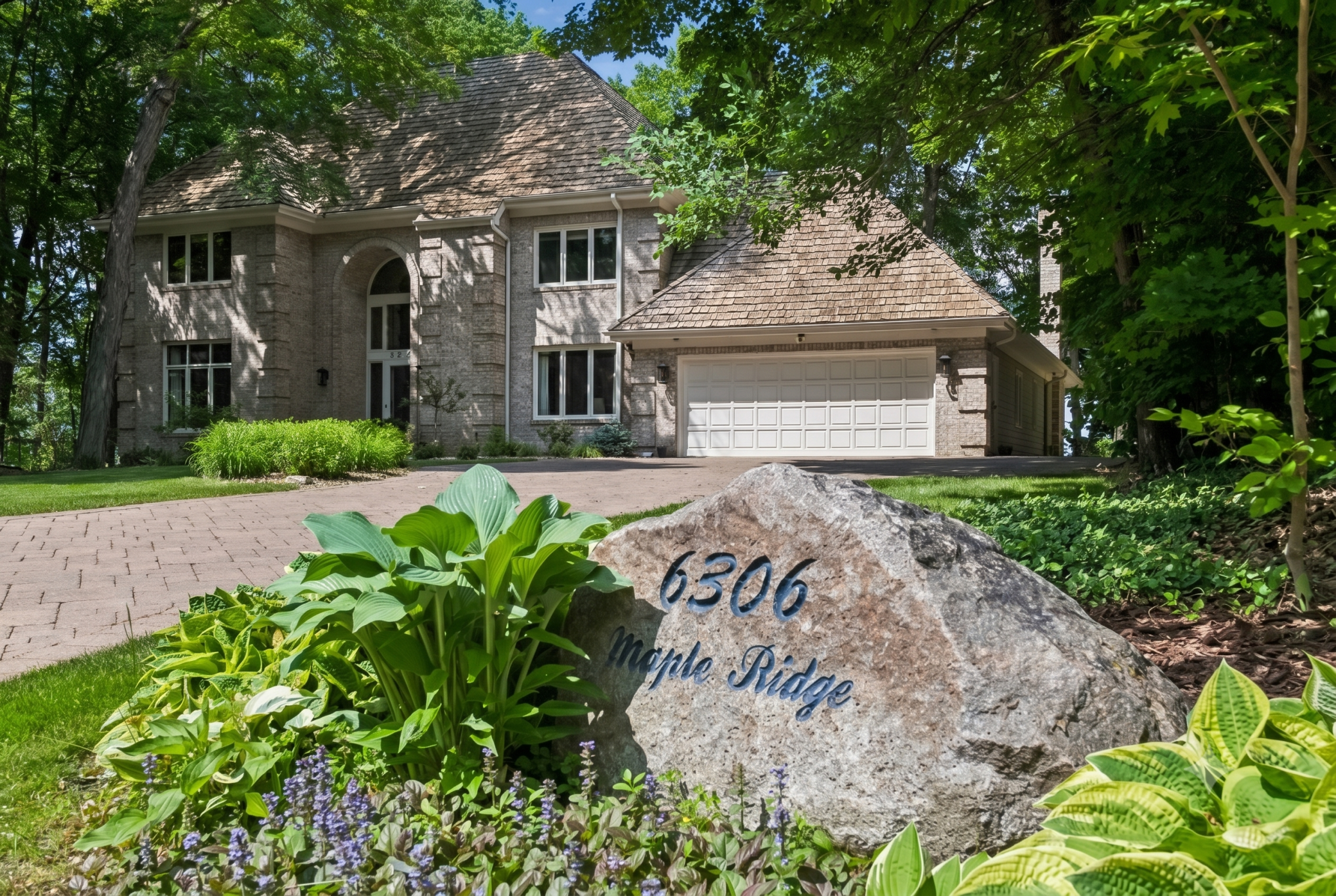 6306 Maple Ridge