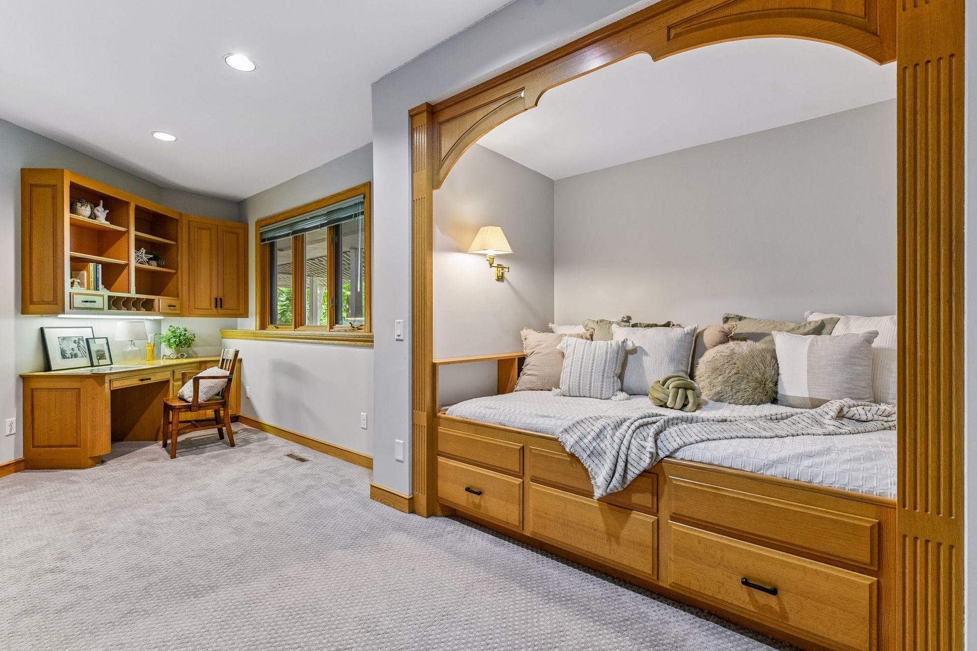 6306 Maple Ridge