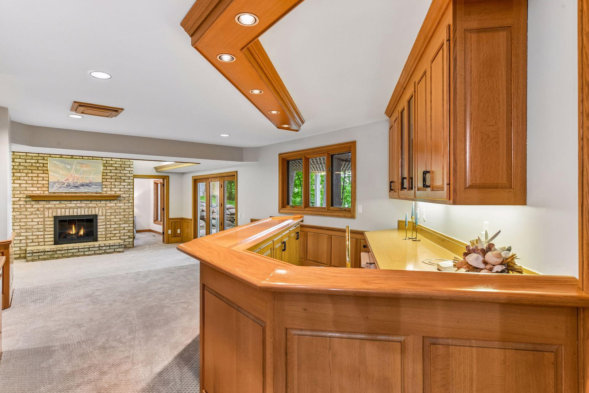 6306 Maple Ridge