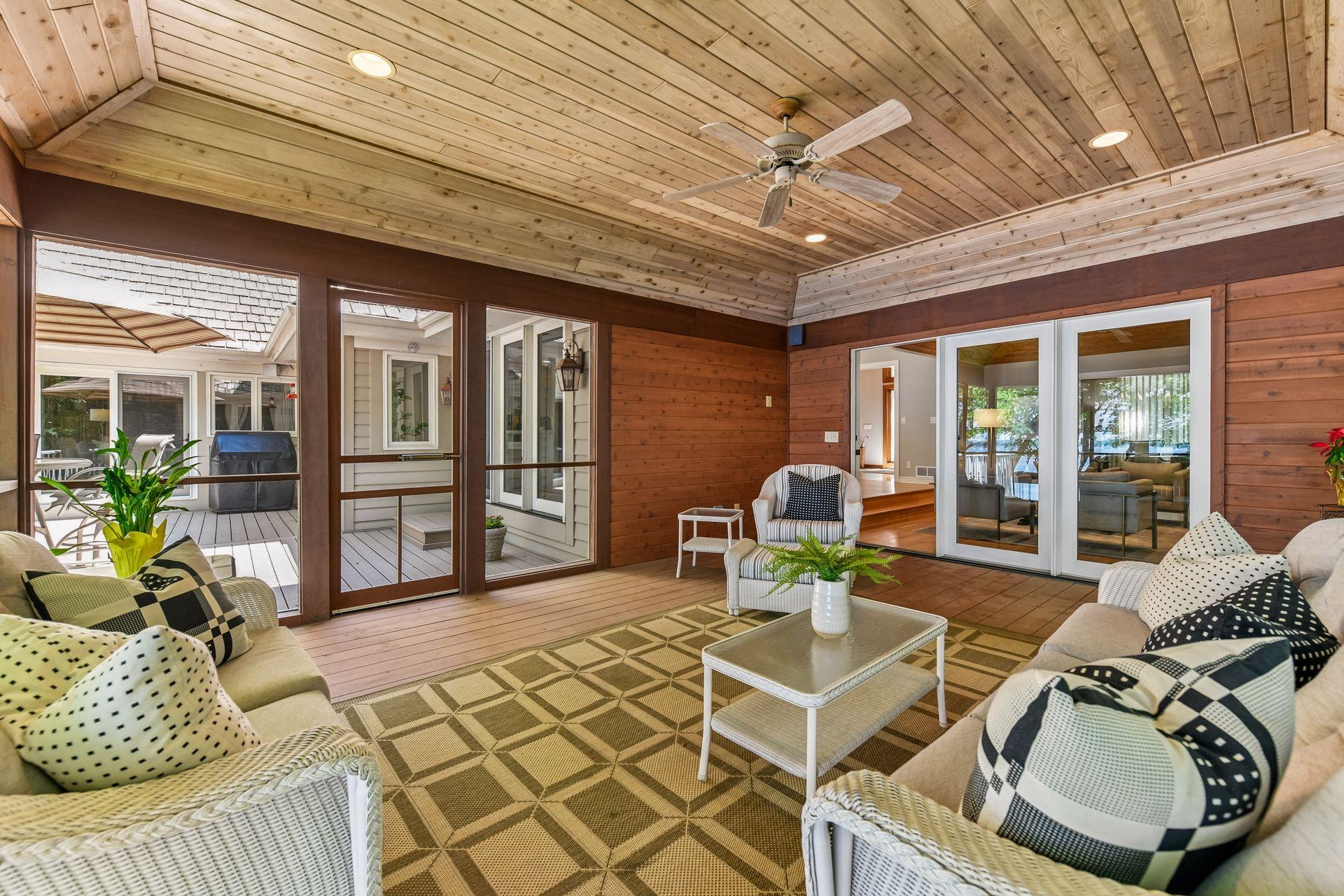 6306 Maple Ridge
