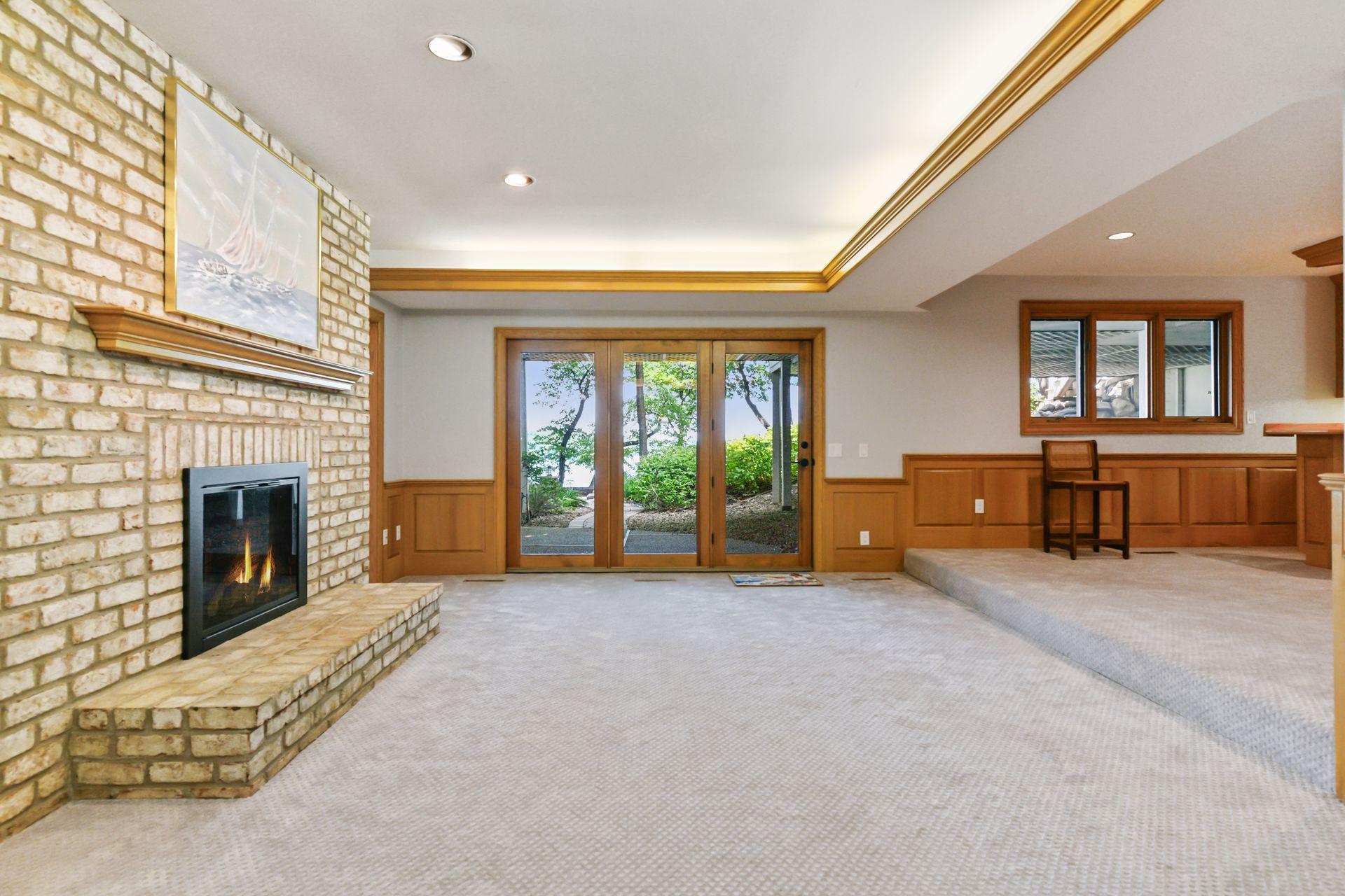 6306 Maple Ridge
