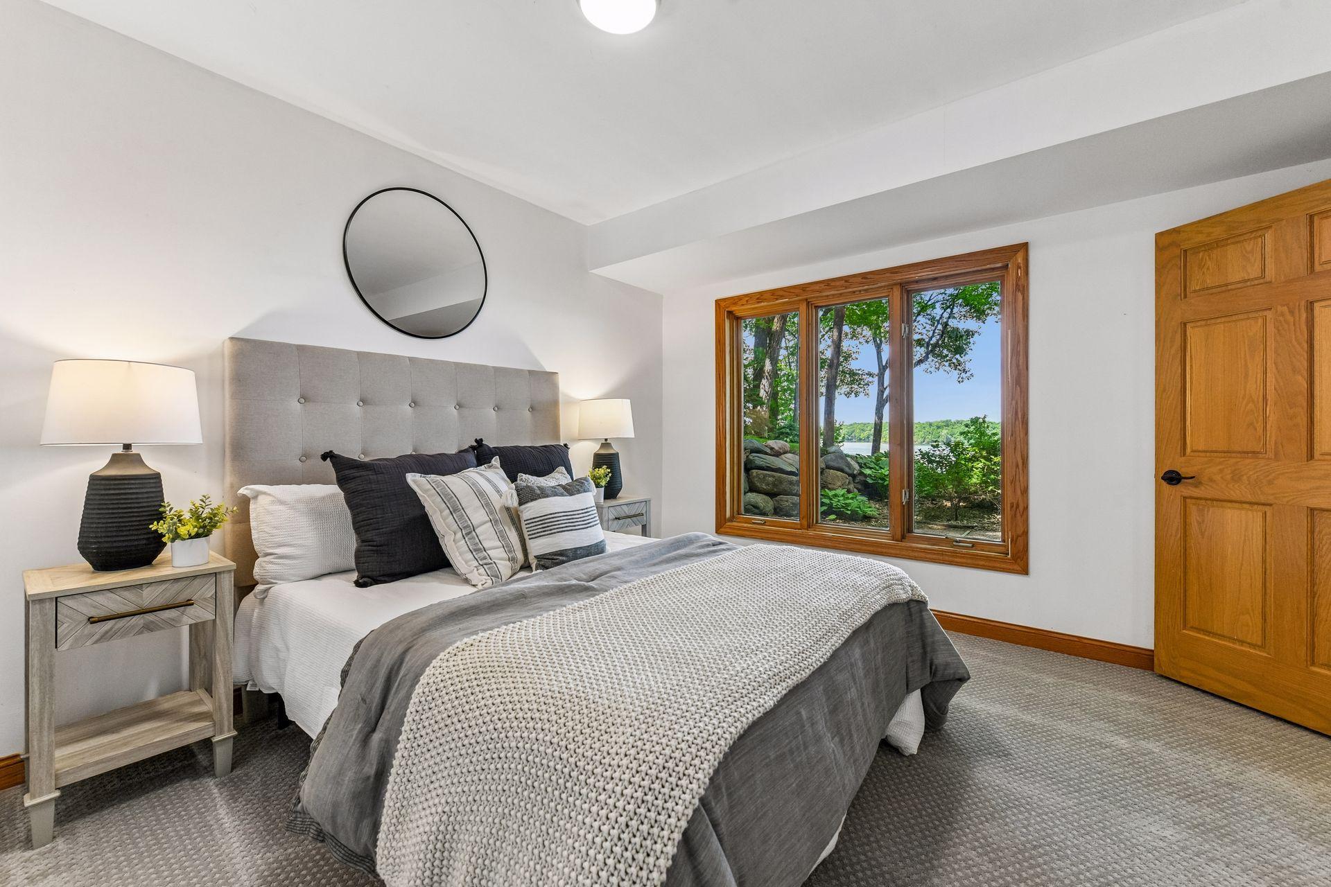 6306 Maple Ridge