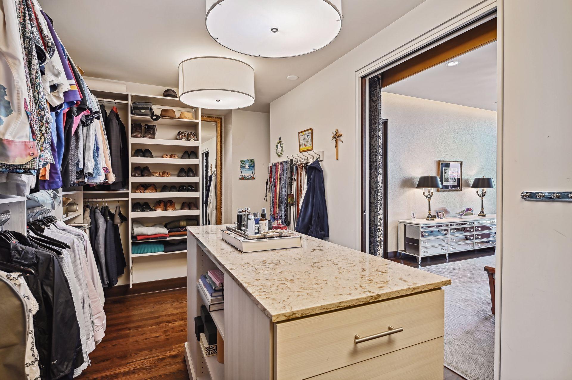 201 S 11th Street Unit: 2500