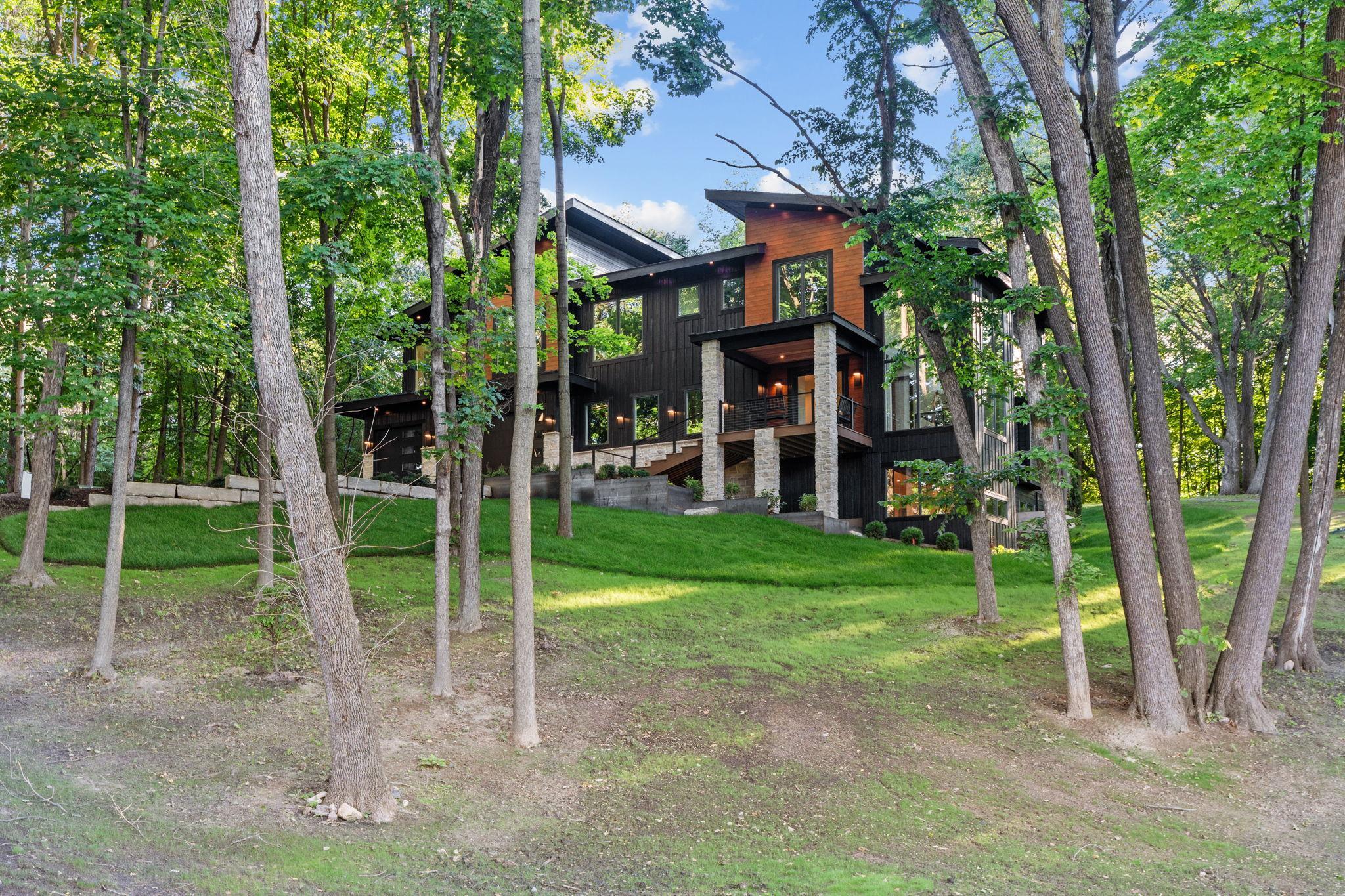 305 North Shore Dr