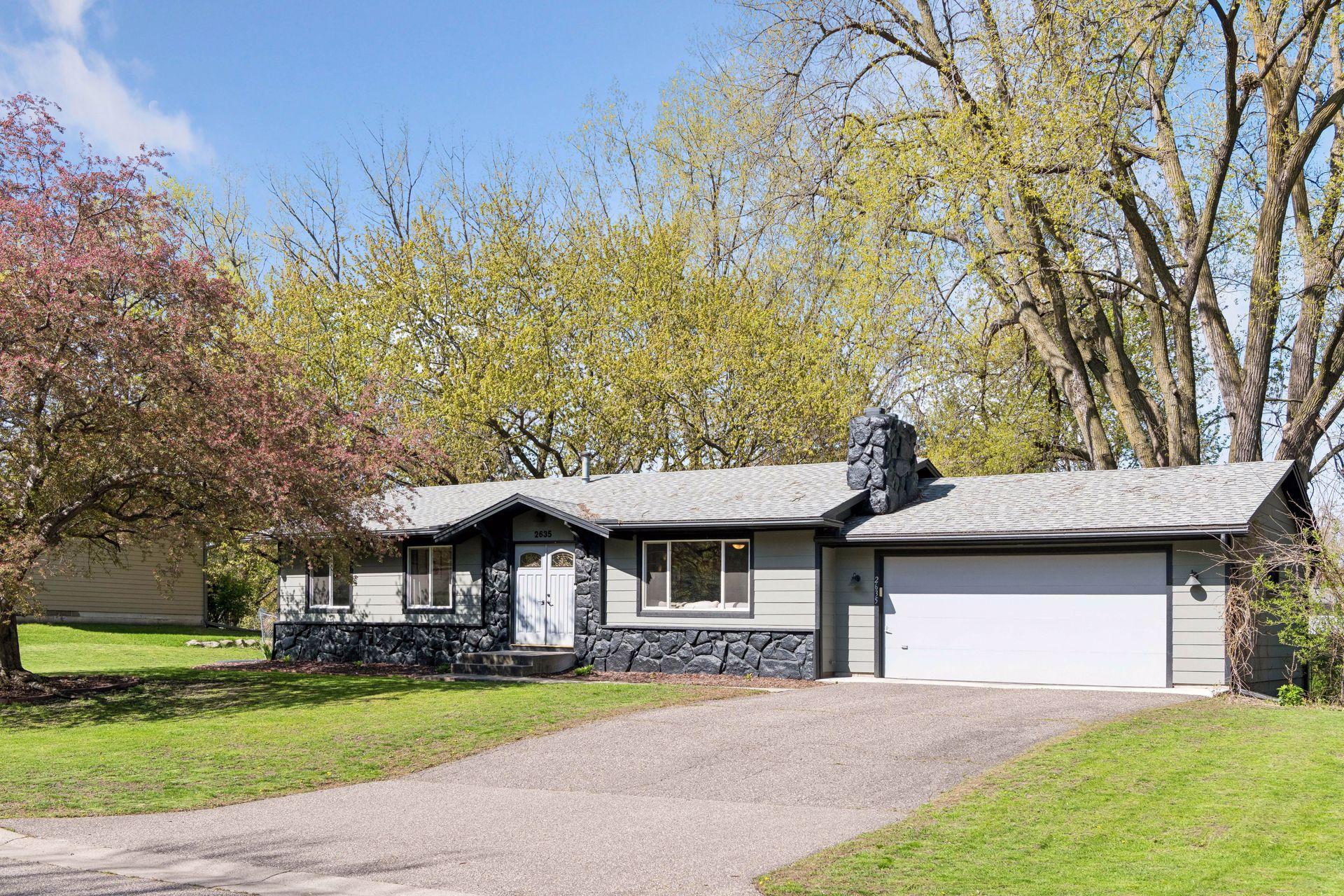 2635 Norwood Lane N