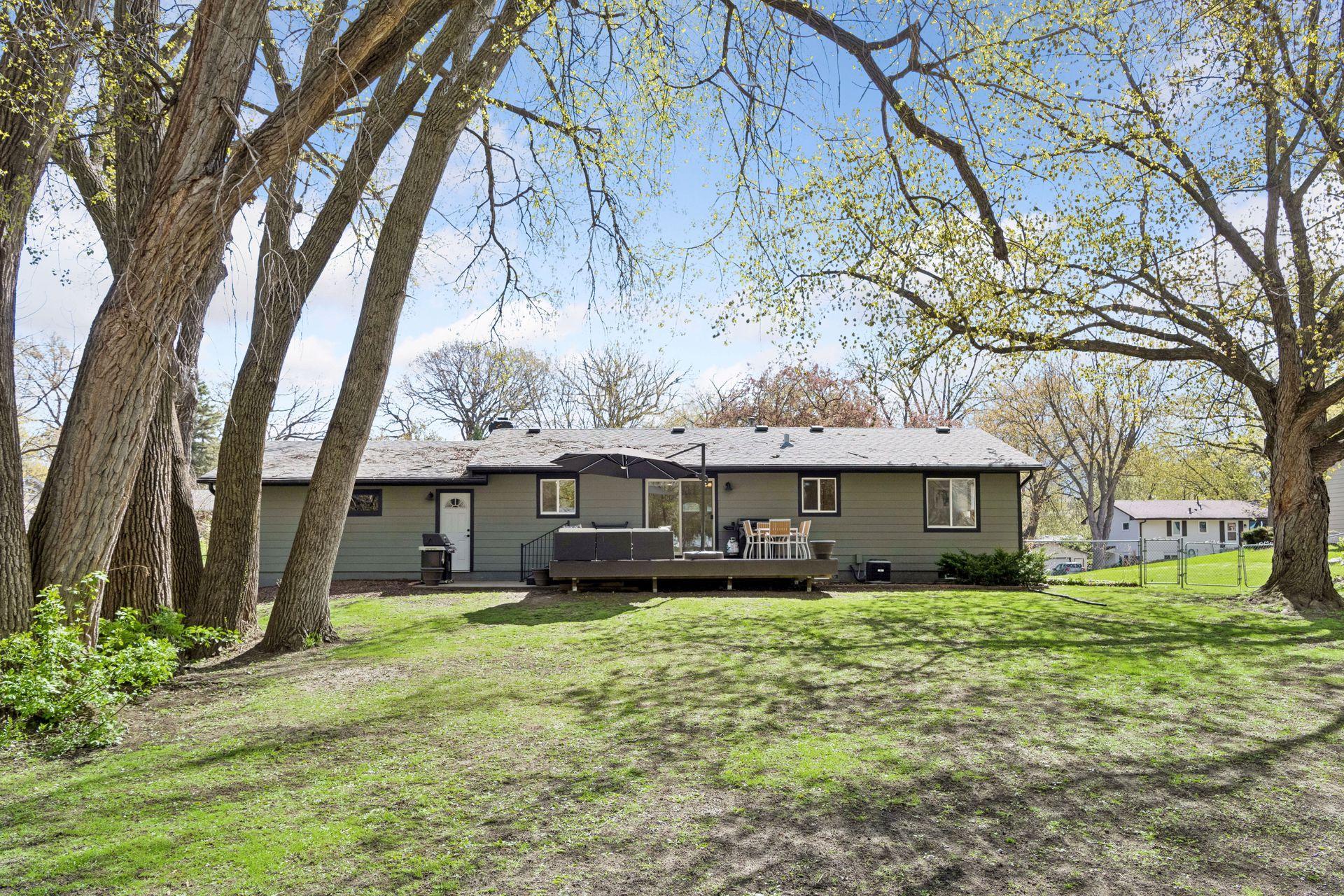 2635 Norwood Lane N