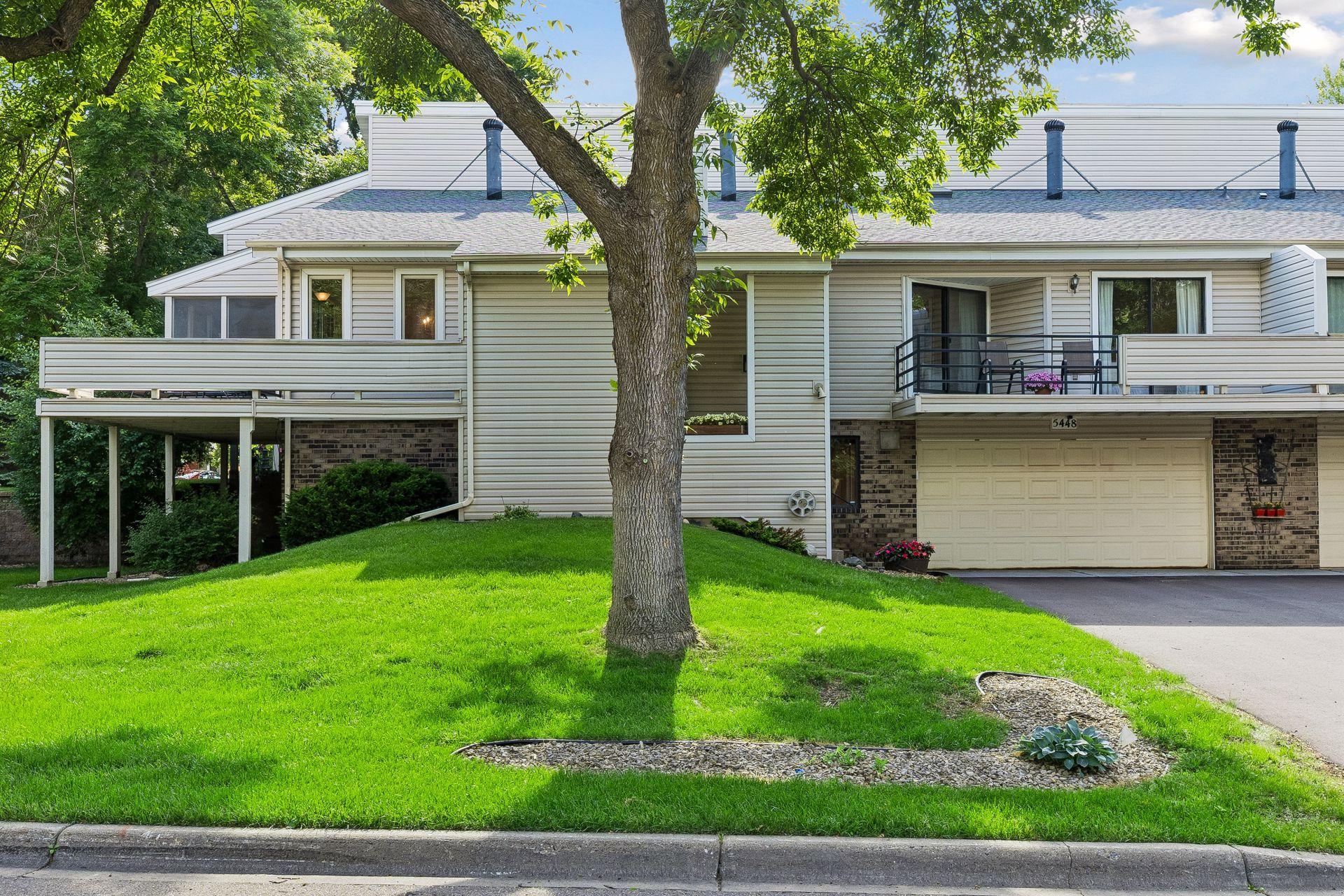 5448 Pompano Drive