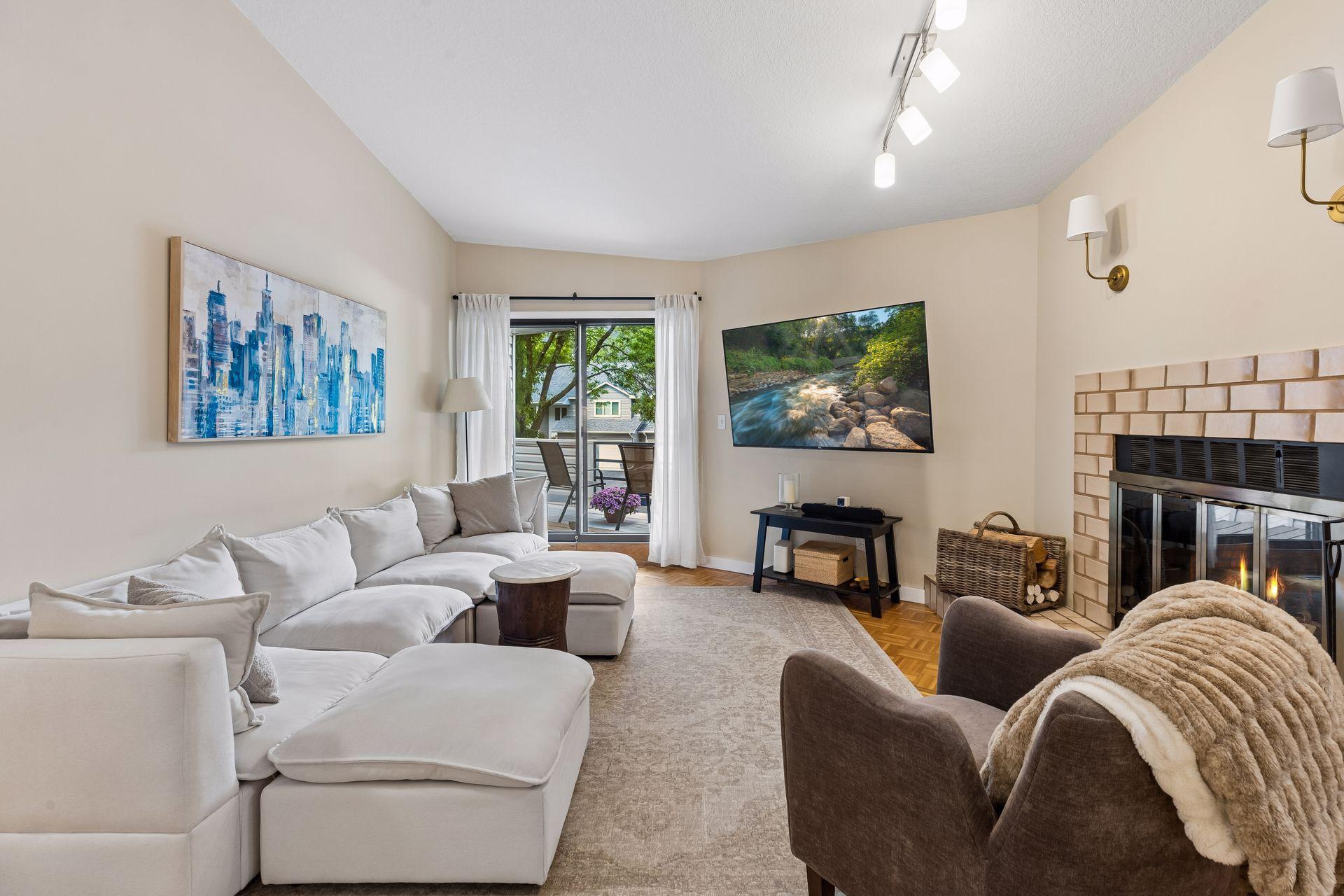 5448 Pompano Drive