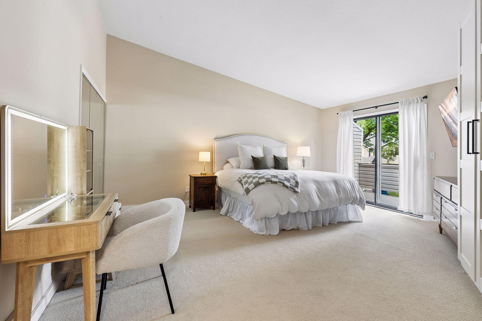 5448 Pompano Drive
