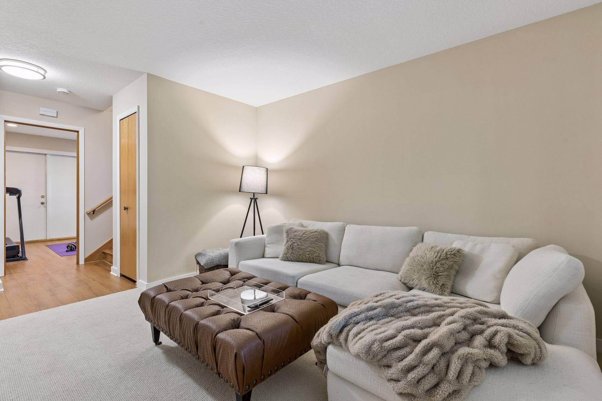 5448 Pompano Drive