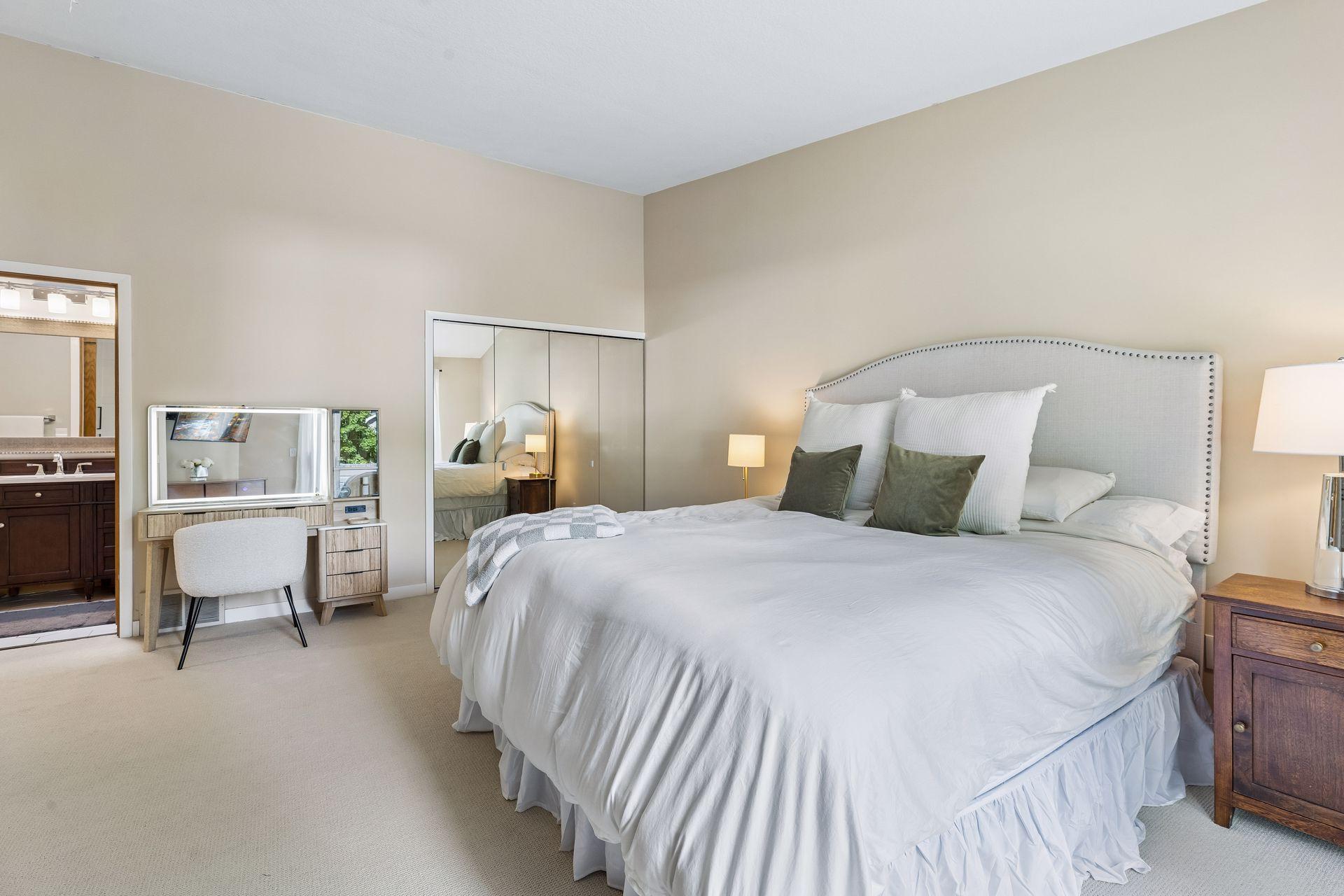 5448 Pompano Drive