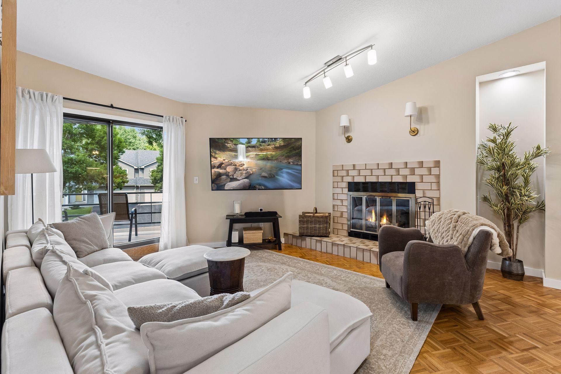 5448 Pompano Drive