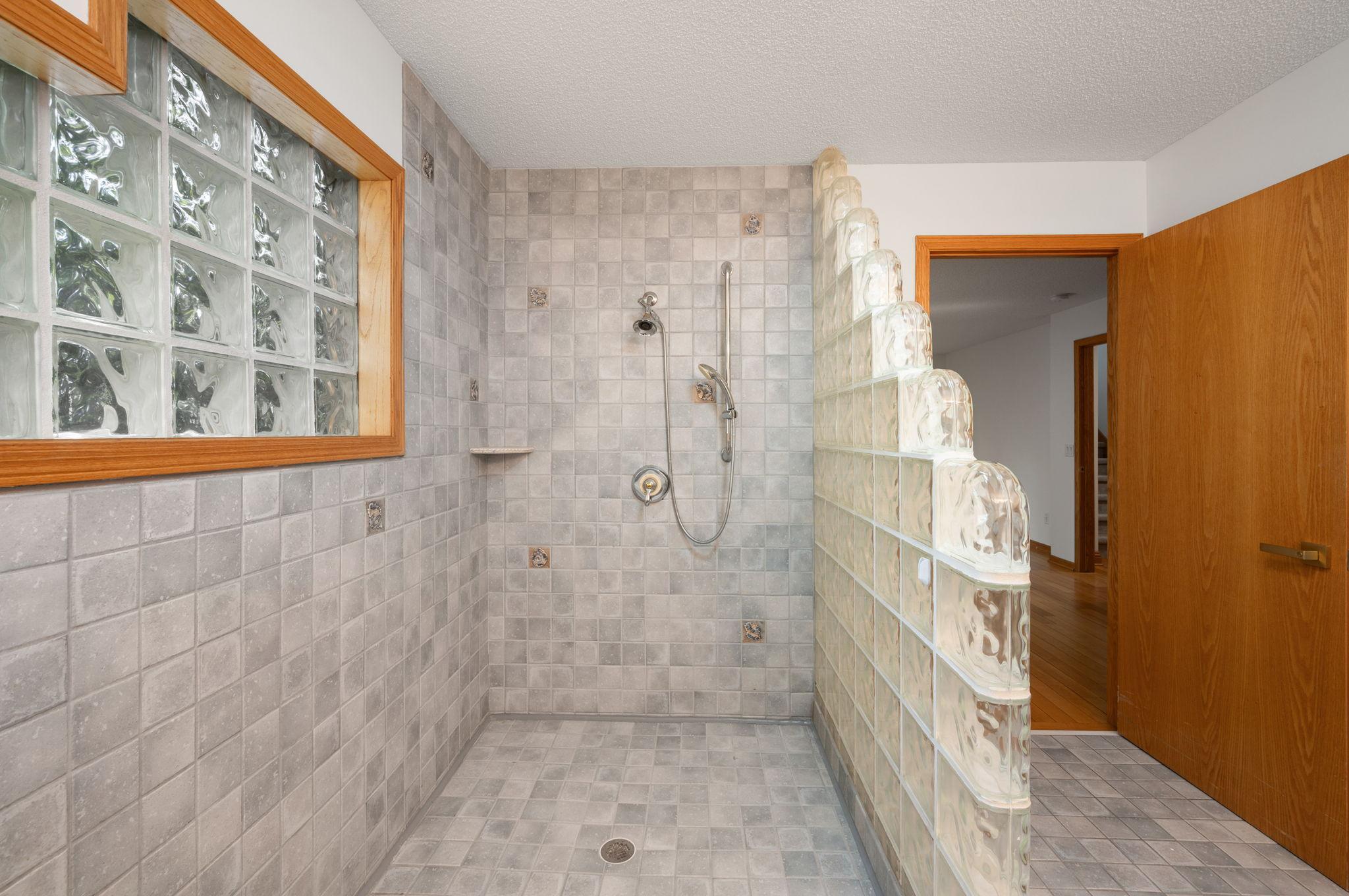 2015 Upton Avenue S